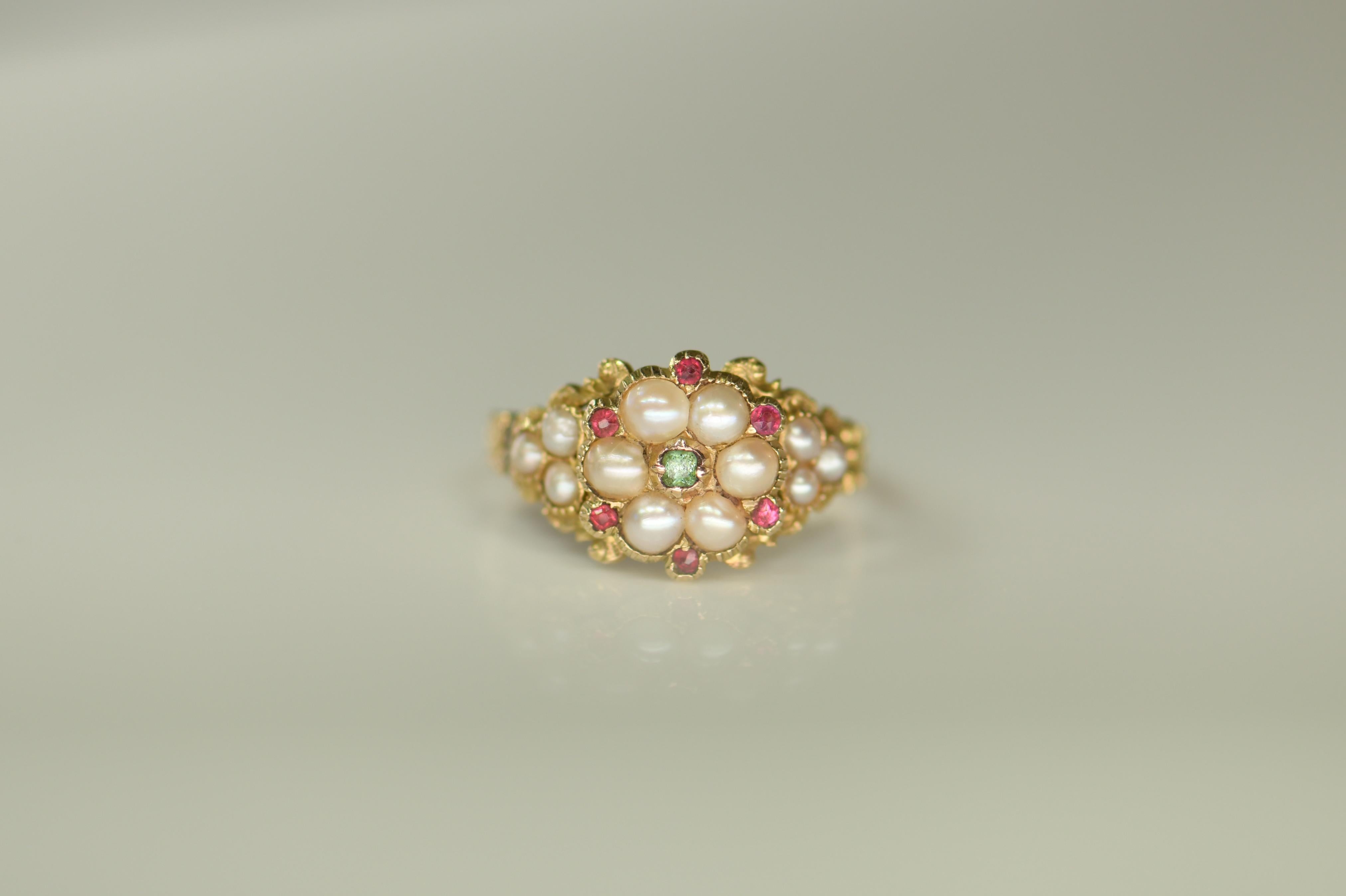 15 Carat Gold Regency Emerald, Natural Split Pearl and Ruby Cluster Ring For Sale 3