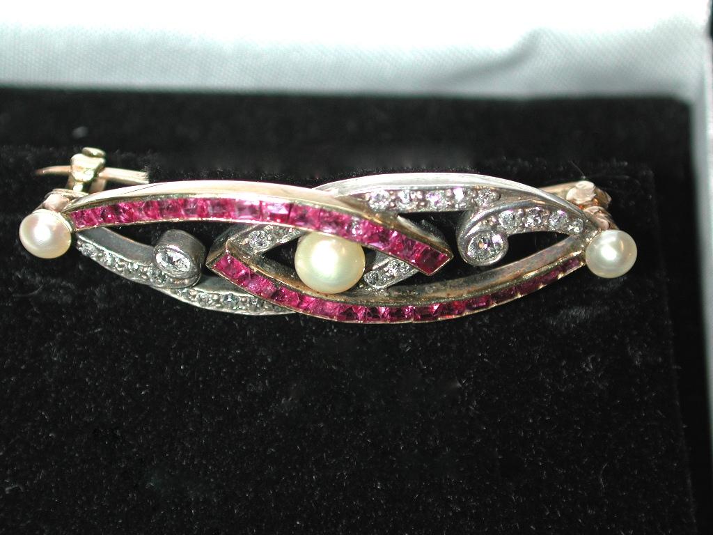 Belle Époque 15ct Gold & Silver Brooch Set with Rubies, Diamonds and Seed Pearls, circa 1900