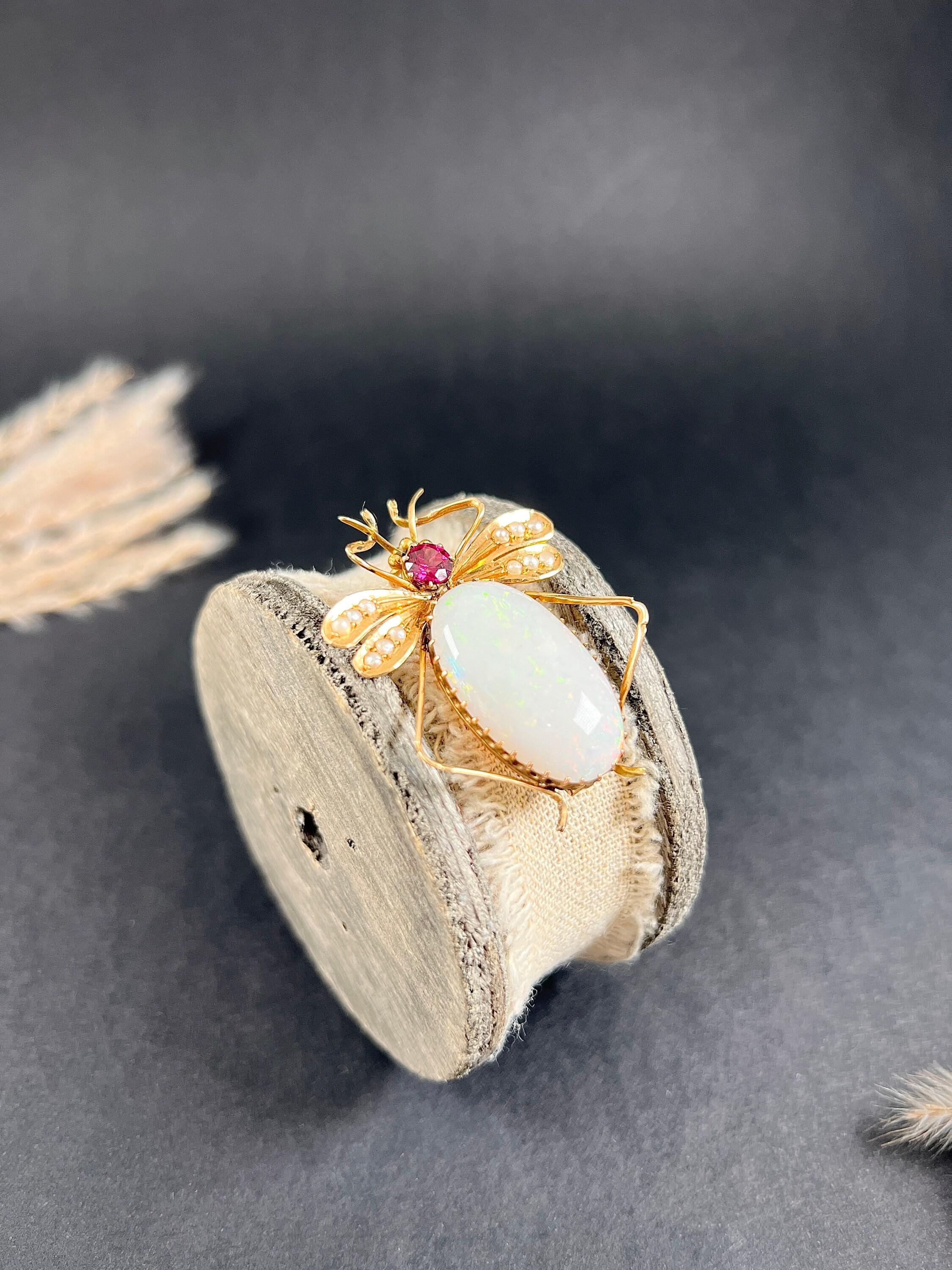 Oval Cut 15ct Gold Stamped, Edwardian Almandine Garnet, Opal & Seed Pearl Bug Brooch For Sale