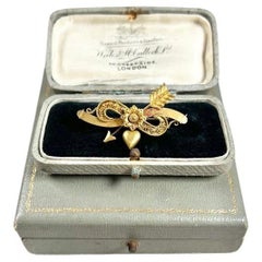 15ct Gold Victorian Bow Shaped Heart & Arrow Brooch with Etruscan Gold Work