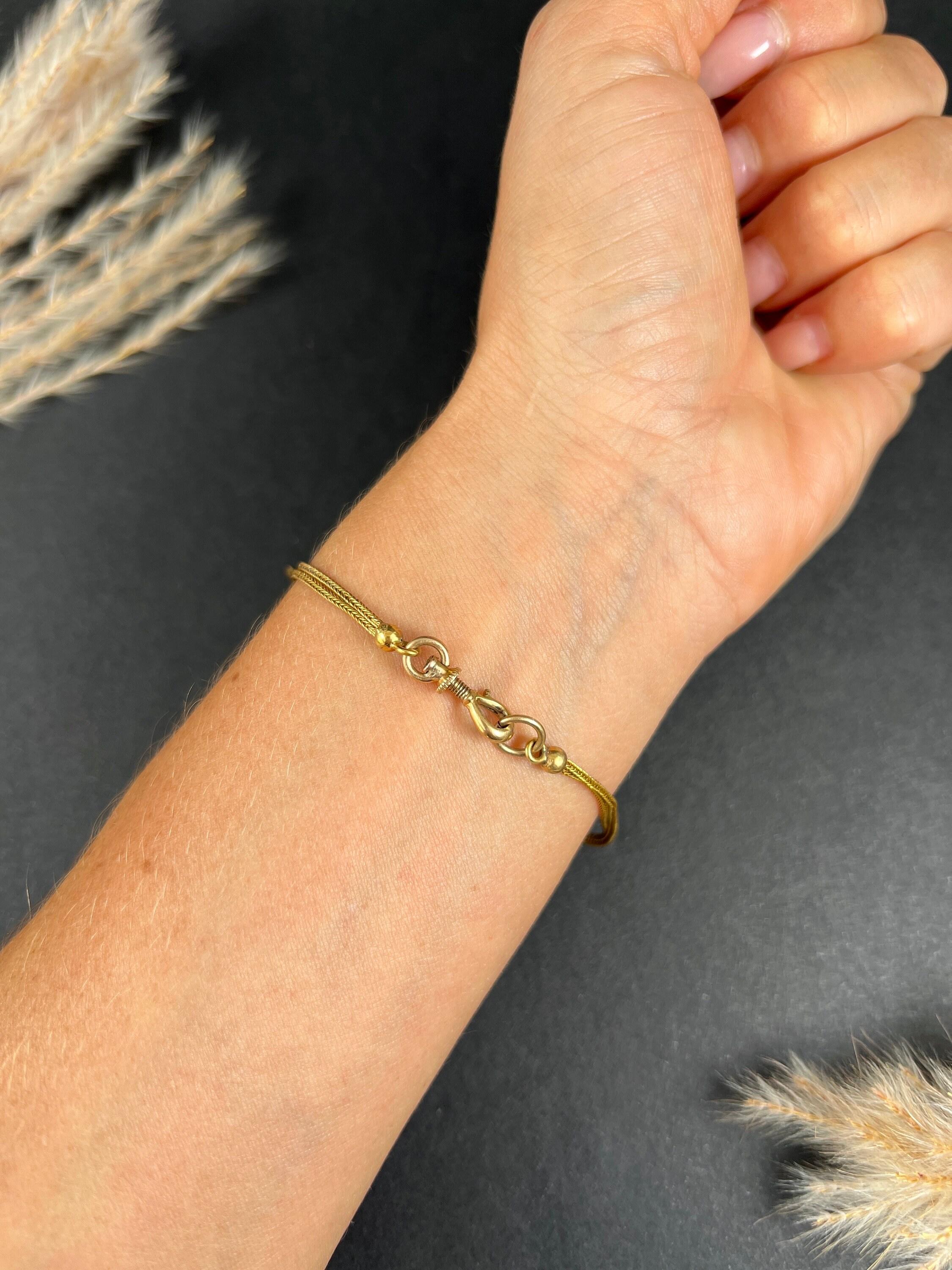 Bracciale vittoriano in oro 15ct a doppia fila con coda di volpe e perline d'oro e smalto in vendita 5