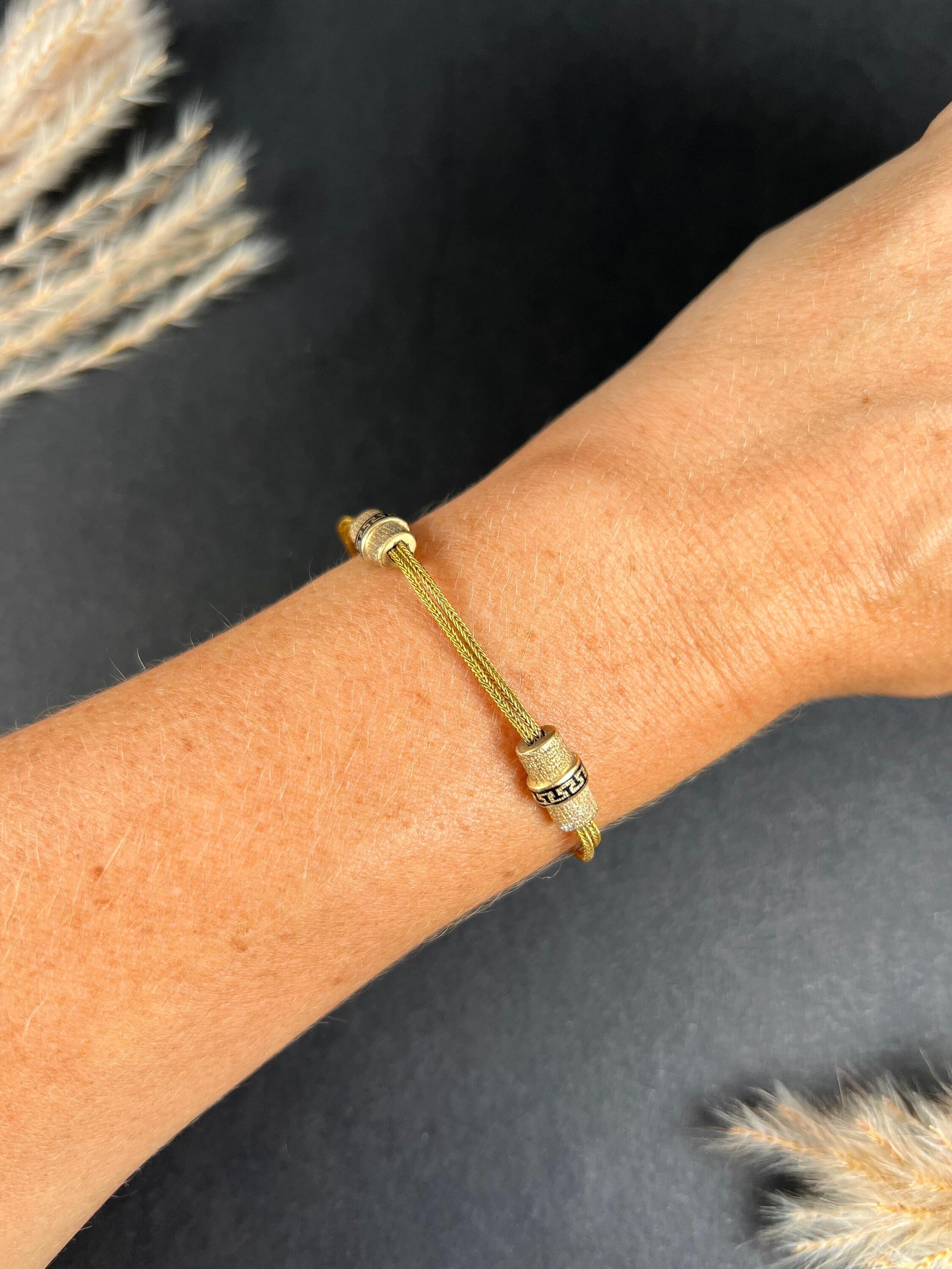 Bracciale vittoriano in oro 15ct a doppia fila con coda di volpe e perline d'oro e smalto in vendita 1