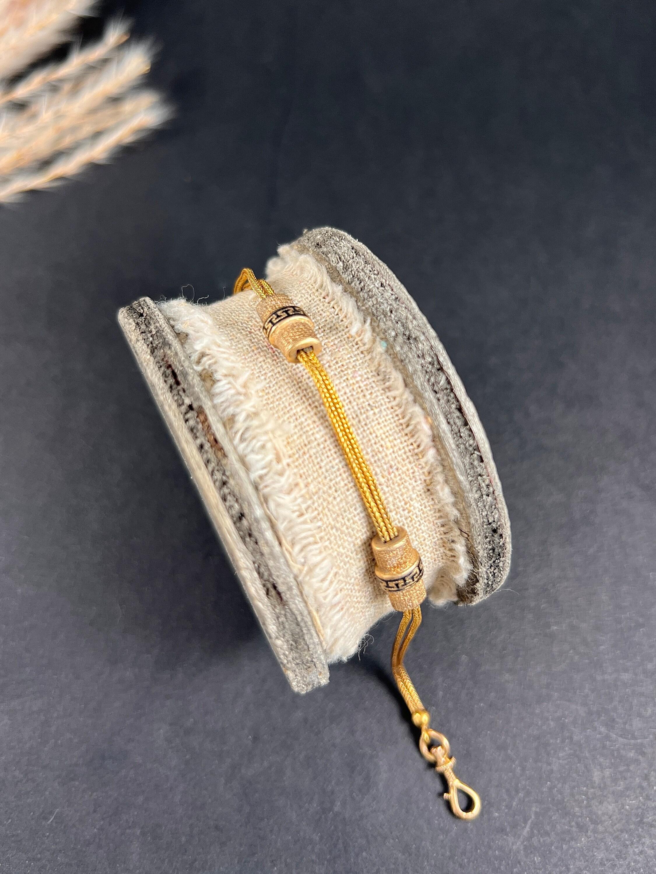 Bracciale vittoriano in oro 15ct a doppia fila con coda di volpe e perline d'oro e smalto in vendita 2