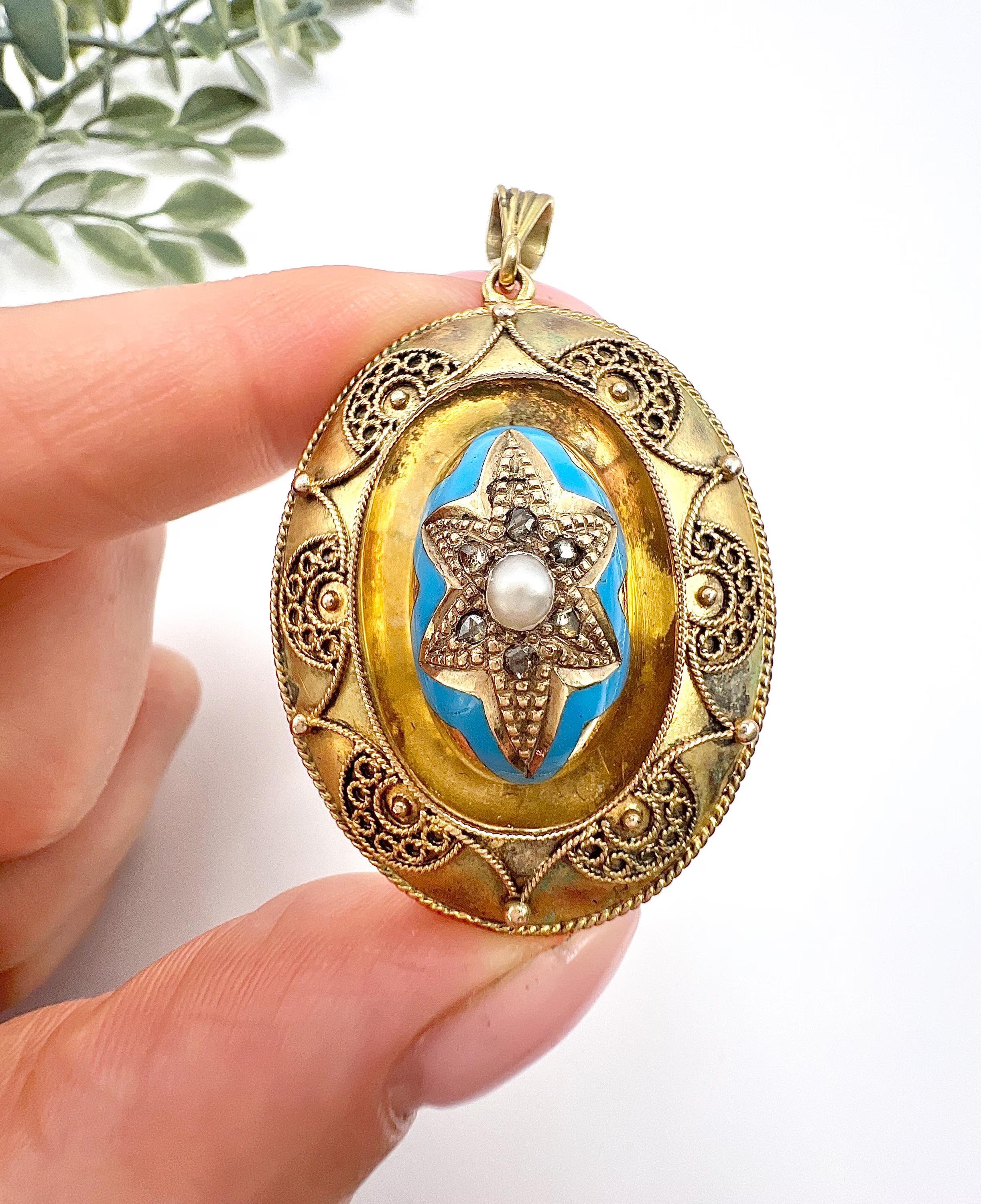 15ct Gold, Victorian Turquoise Blue Enamel, Pearl & Diamond Star Pendant Locket For Sale 1
