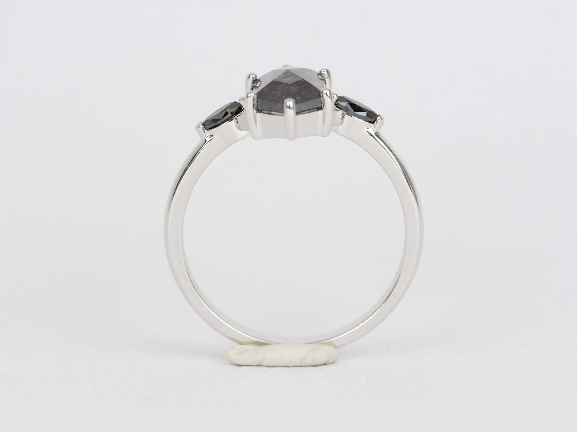 1,5 Karat Sechseckiger Salz- und Pfefferstreuer-Diamant-Verlobungsring aus 14 Karat Gold im Zustand „Neu“ in Osprey, FL