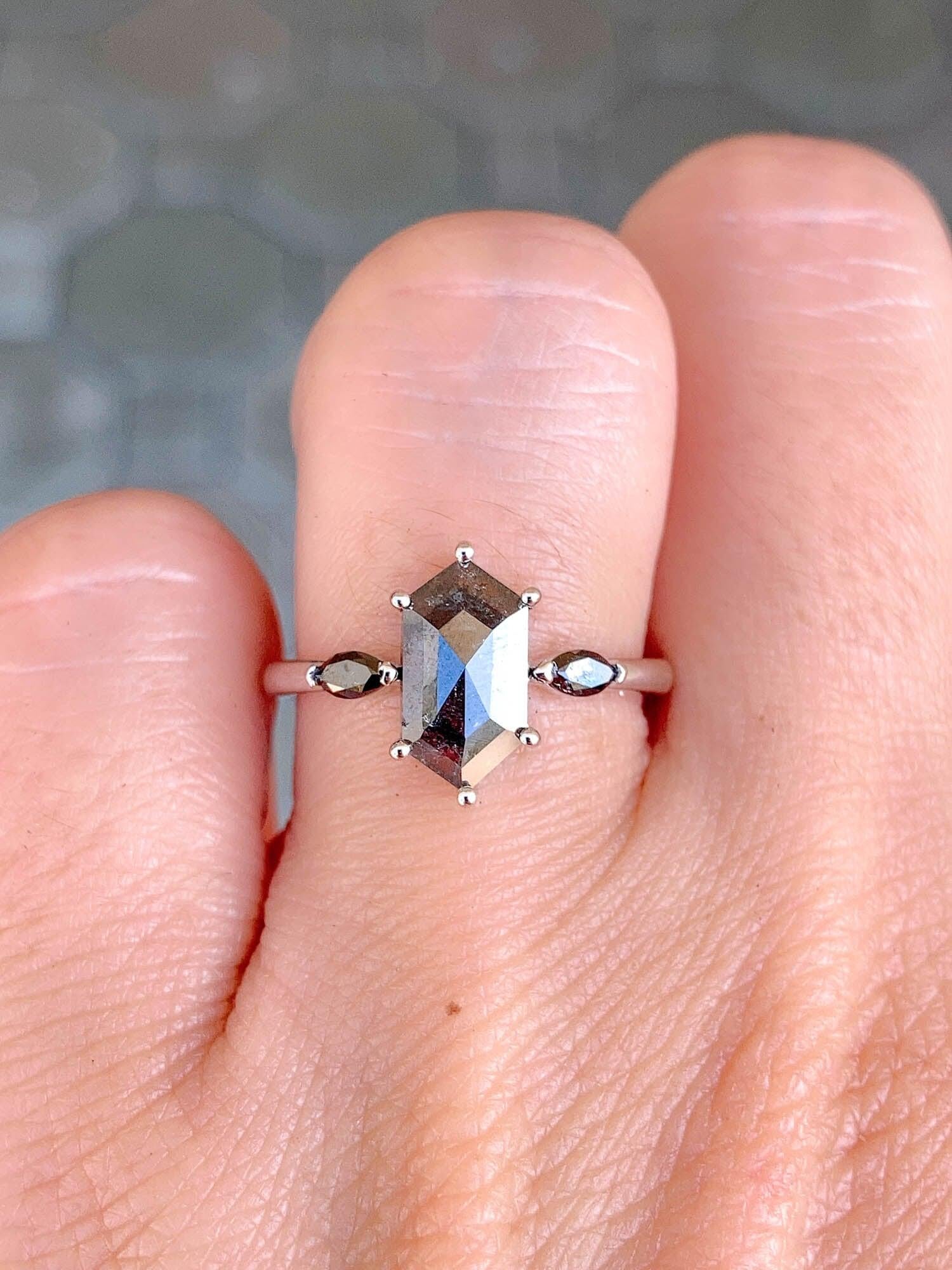 1,5 Karat Sechseckiger Salz- und Pfefferstreuer-Diamant-Verlobungsring aus 14 Karat Gold Damen