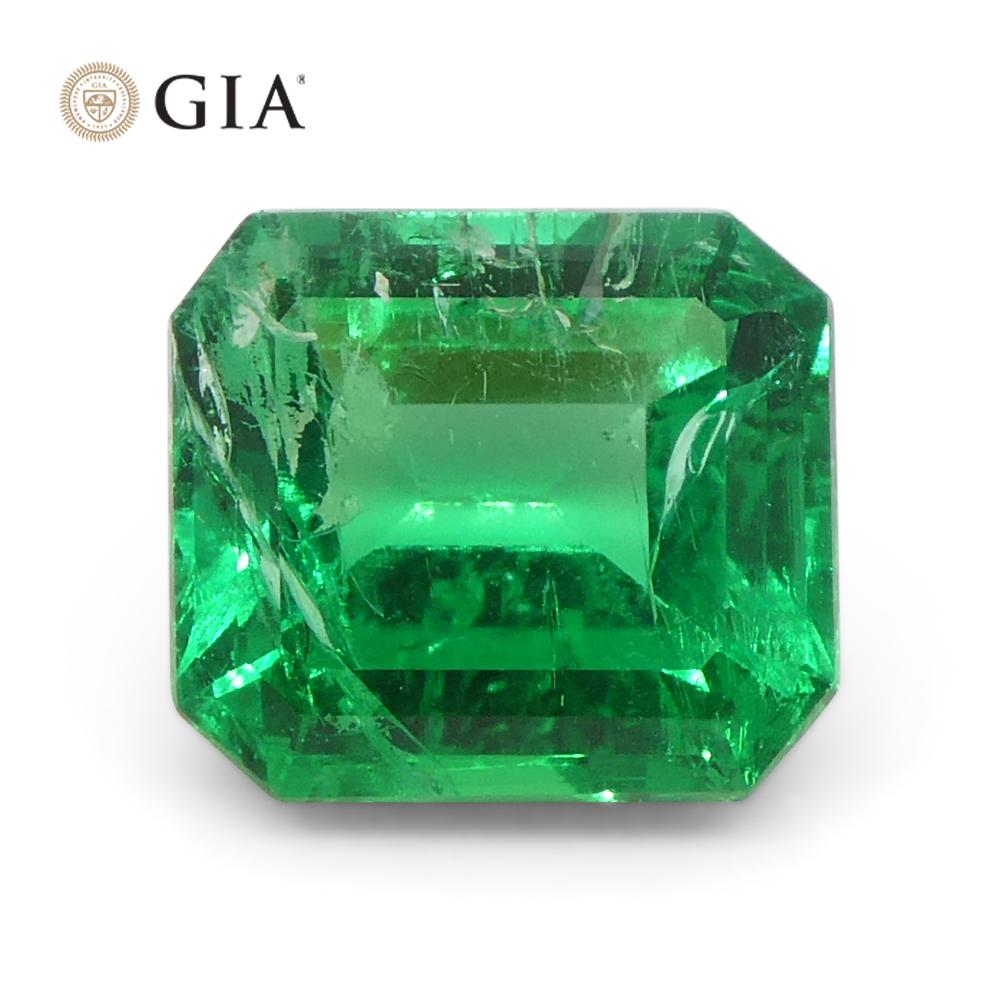 Women's or Men's 1.5ct Octagonal/Emerald Green Emerald GIA Certified Colombia   For Sale