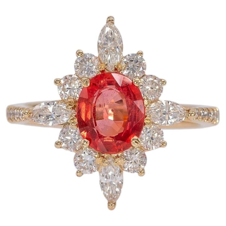 Ring mit einem 1,5-Karat-Padparadscha-Saphir und natürlichen Diamanten als Akzente: Massives 14-Karat-Gold
