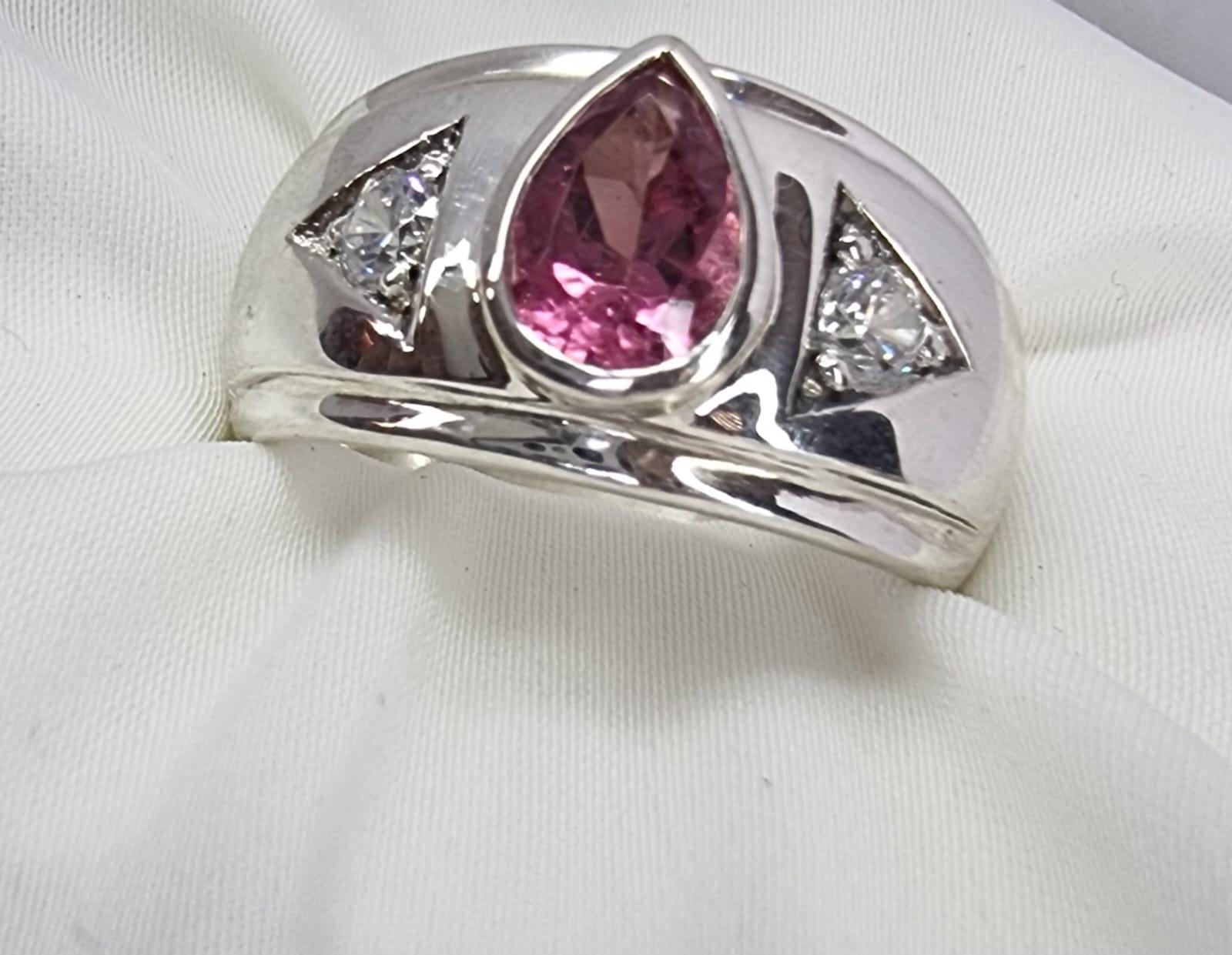 1.6ct Pear Cut NATURAL Blue Sapphire 3 Stone Ring For Sale 2