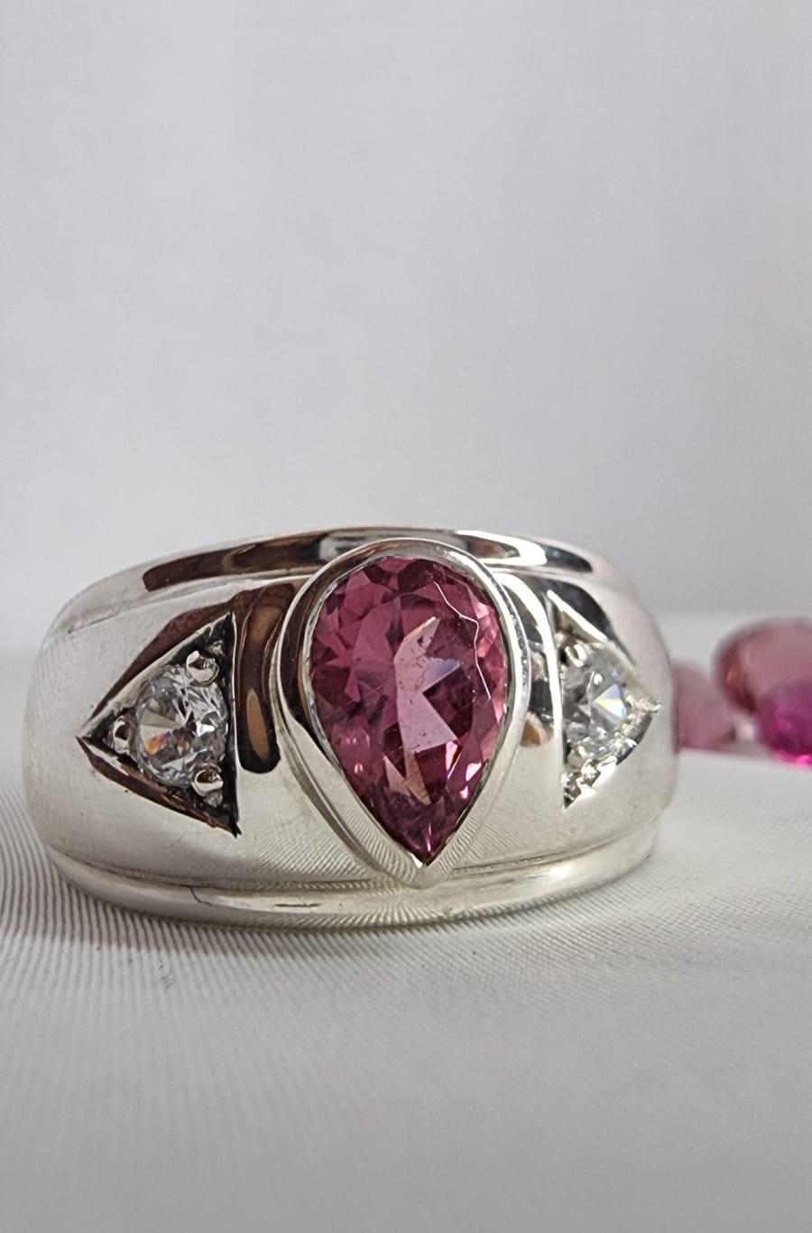 1,5 Karat Birnenschliff NATURAL Rosa Turmalin 3 Stein Silberring für Damen oder Herren