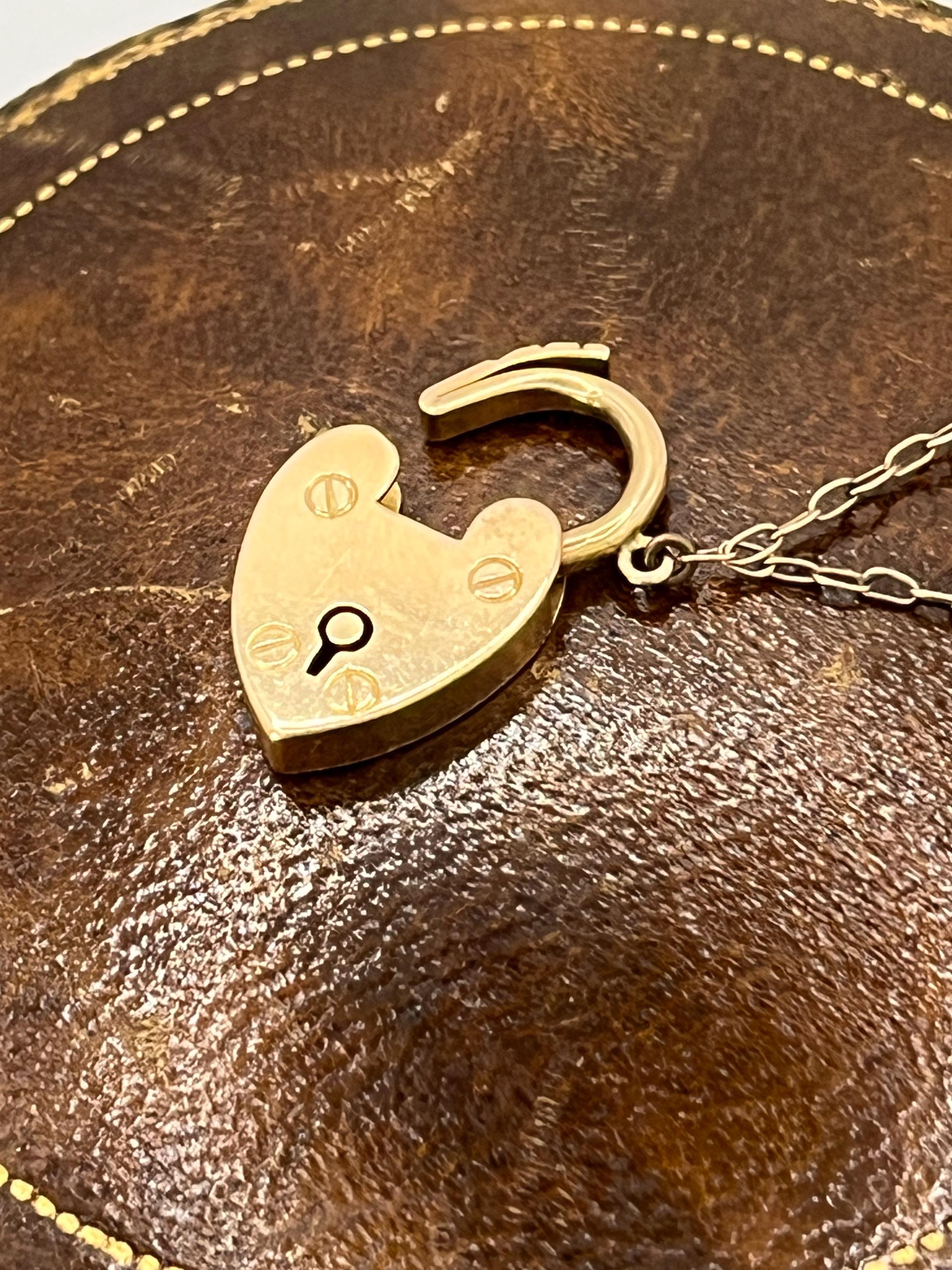 Bracelet à maillons en or rose 15ct de style victorien avec fermoir à cadenas en forme de cœur, Circa 1900 en vente 2