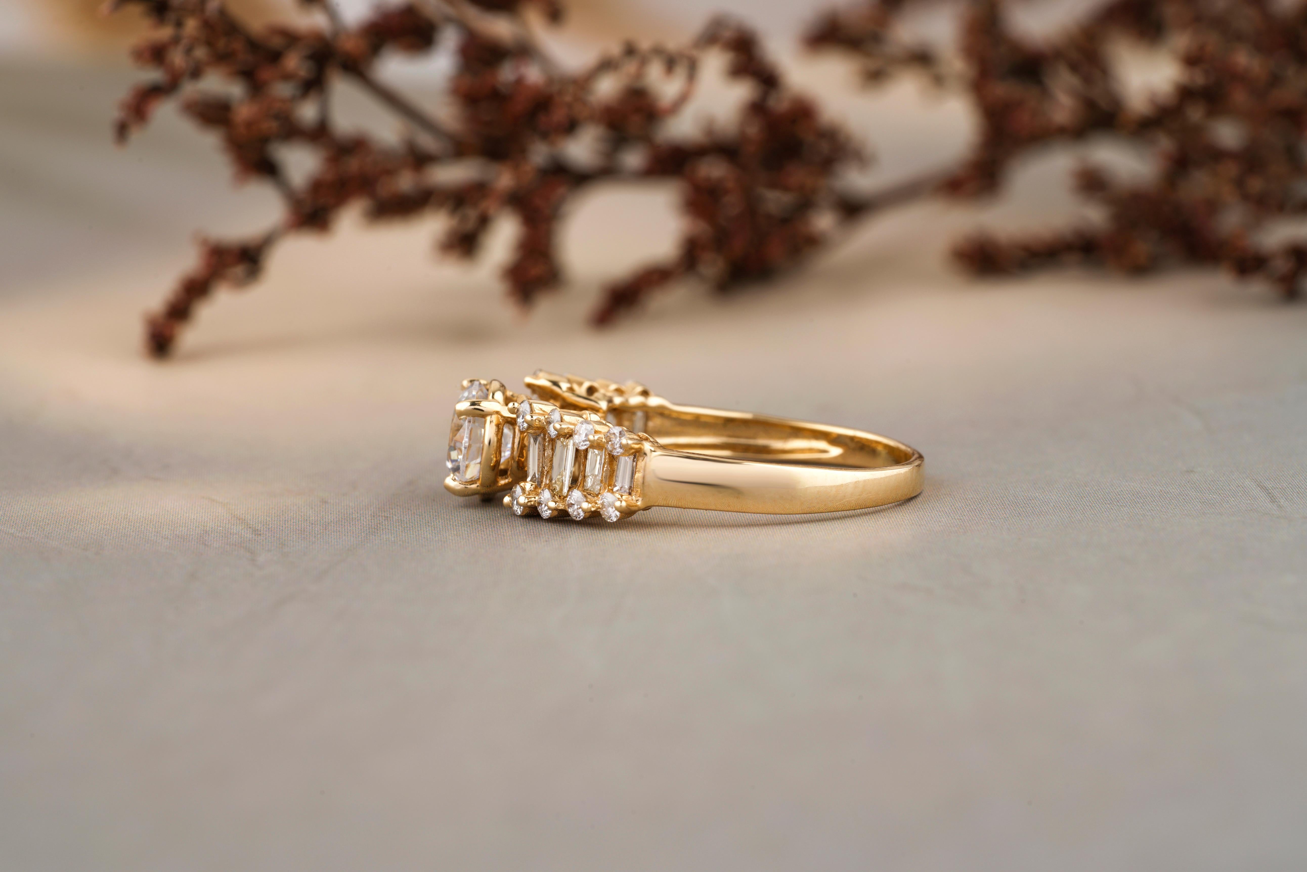 For Sale:  1.5 Carat Round Solitaire Diamond Ring with Baguettes in 18k Solid Gold 3