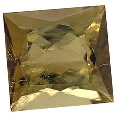 Tourmaline jaune orangé carrée de 1.5 carat du Brésil