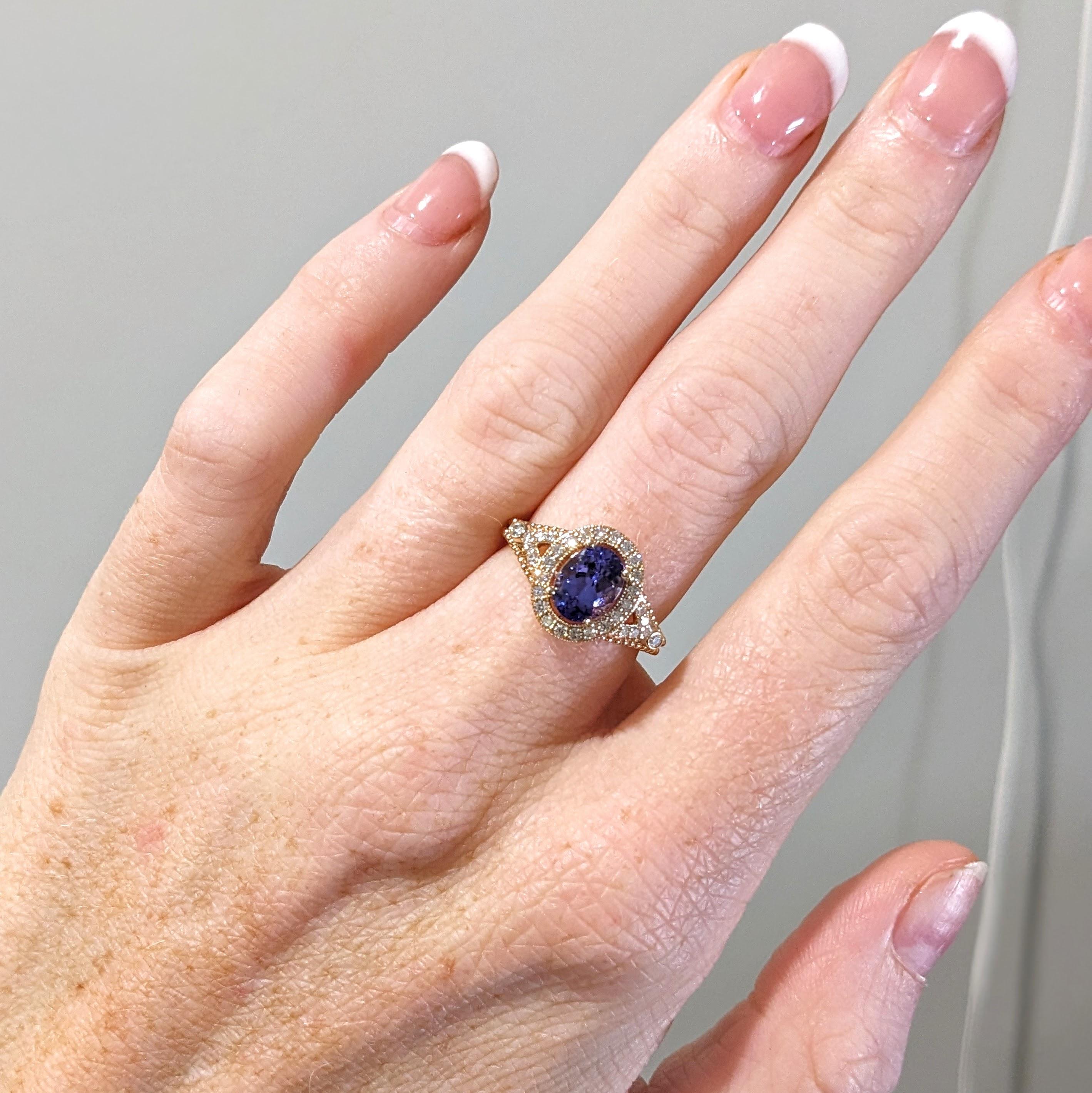 1.5ct Tanzanite Ring w Earth Mined Diamonds in Solid 14K Yellow Gold Oval 8x6 For Sale 1