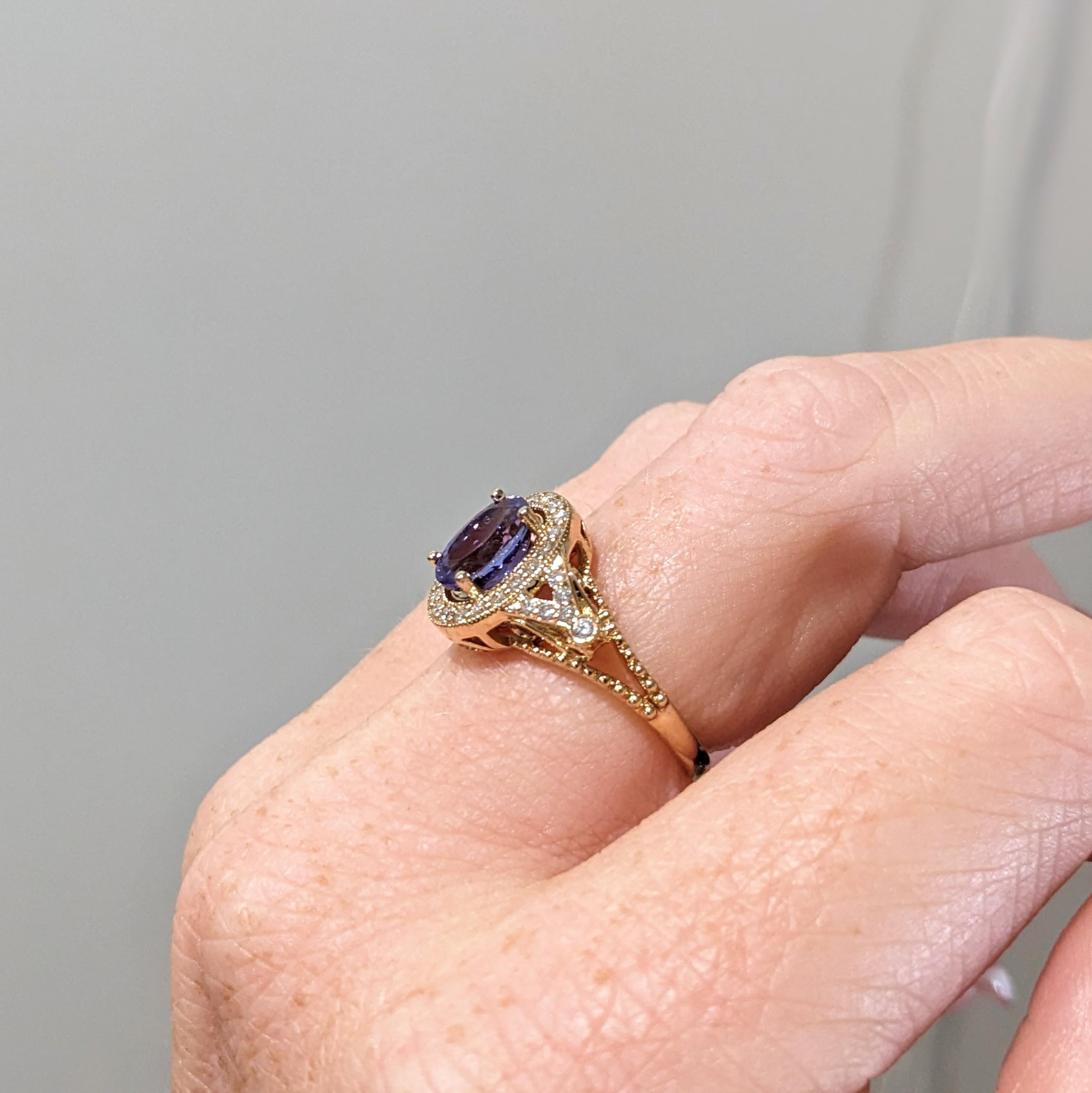 1.5ct Tanzanite Ring w Earth Mined Diamonds in Solid 14K Yellow Gold Oval 8x6 For Sale 2