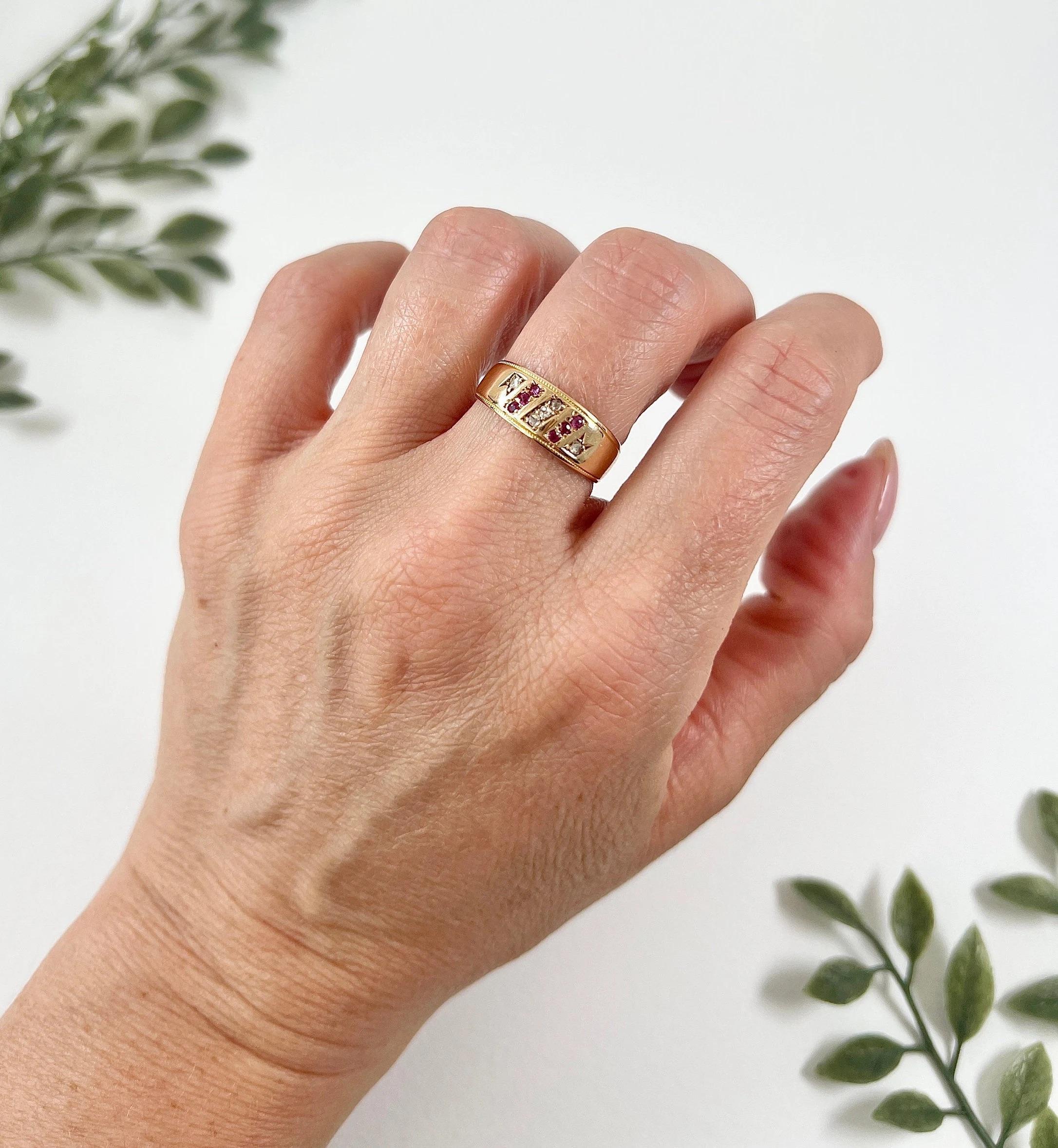 15ct Yellow Gold, Birmingham Hallmarked 1890, Victorian Ruby & Diamond Ring For Sale 3