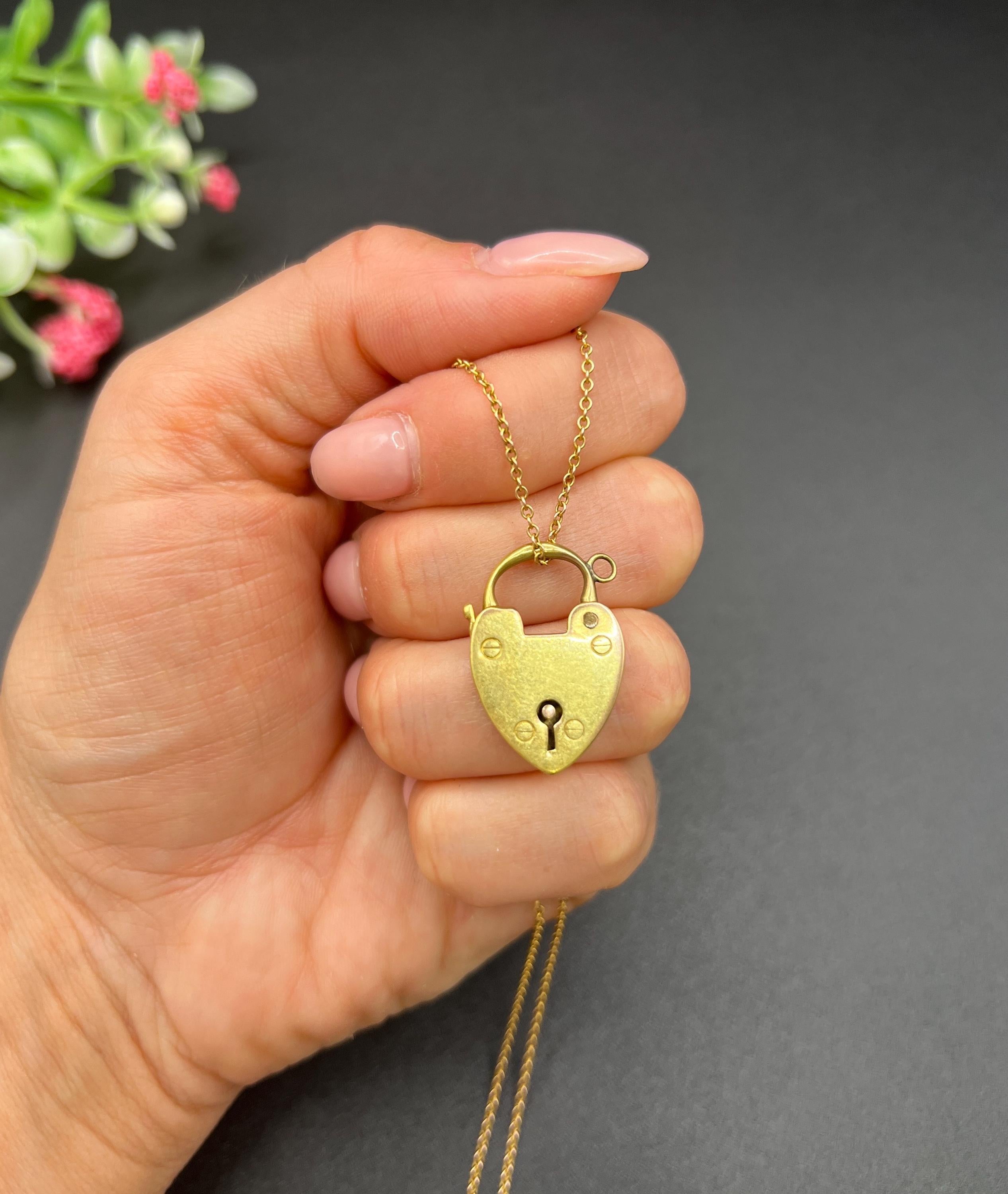 15ct Yellow Gold Edwardian Heart Padlock Pendant, Bracelet Clasp Hallmarked 1907 For Sale 2