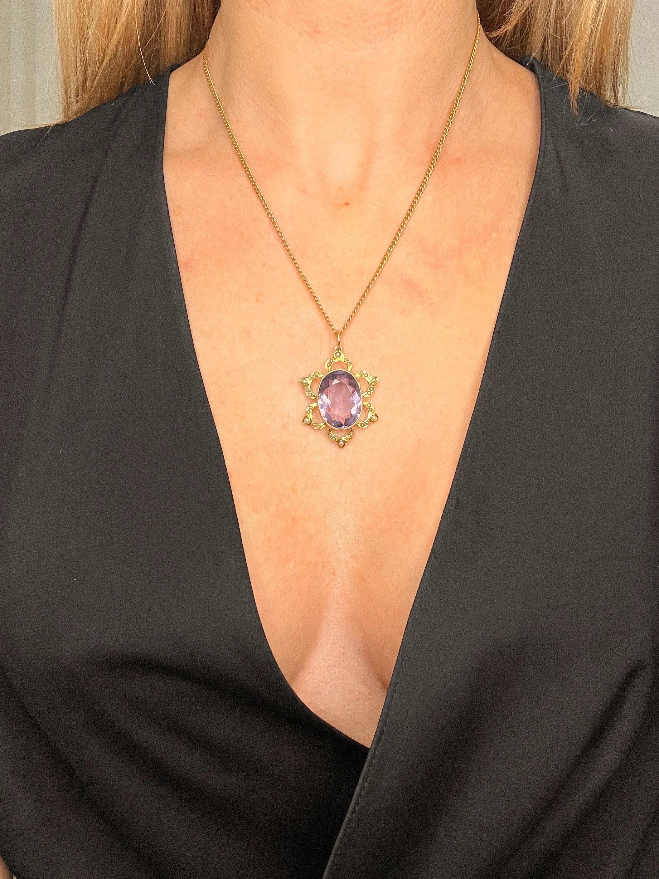 Édouardien Pendentif édouardien en or jaune 15 carats avec grande améthyste ovale facettée et perles de rocaille en vente