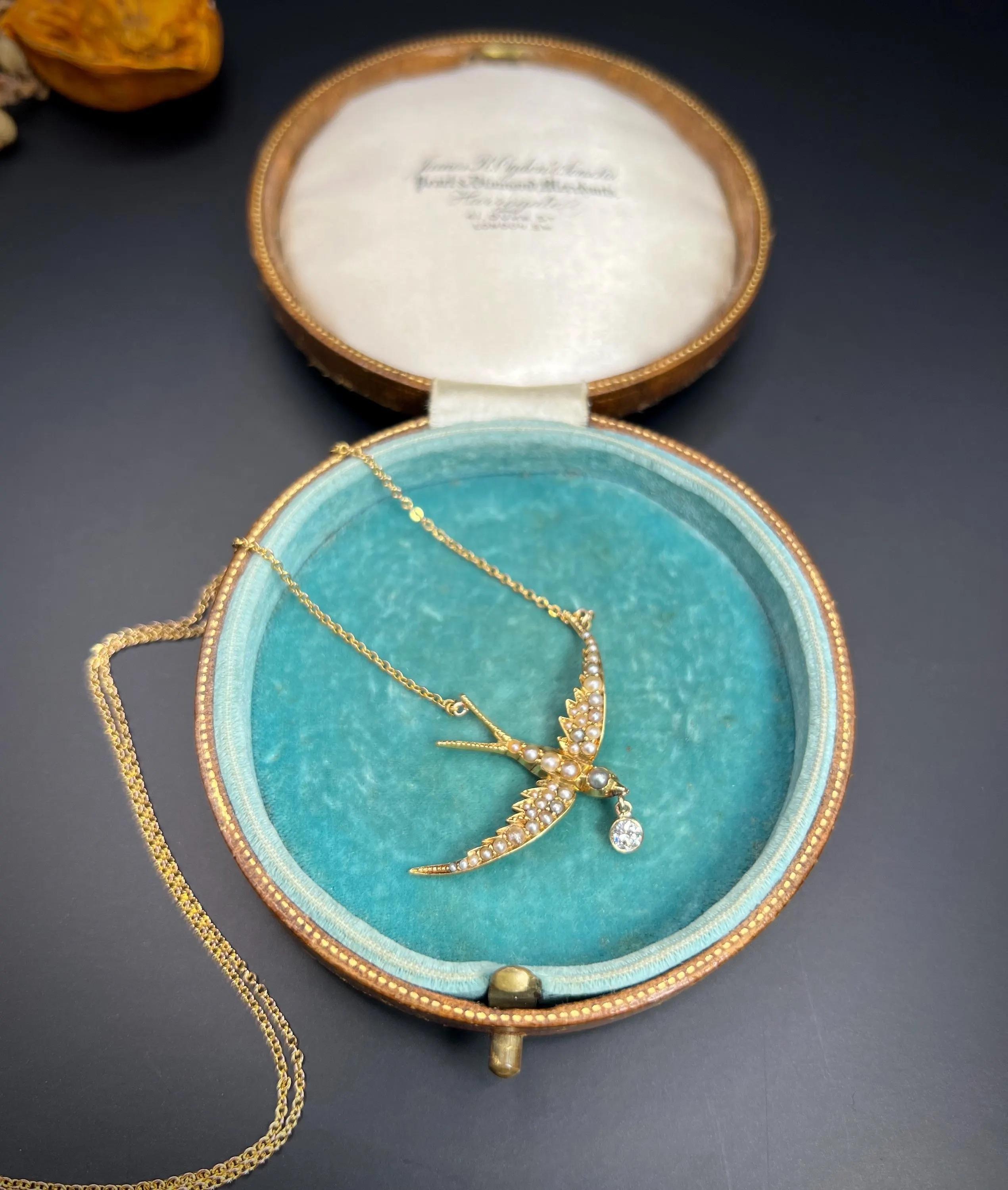 15ct Yellow Gold, Edwardian Pearl Swallow Pendant Necklace with Diamond Drop For Sale 5