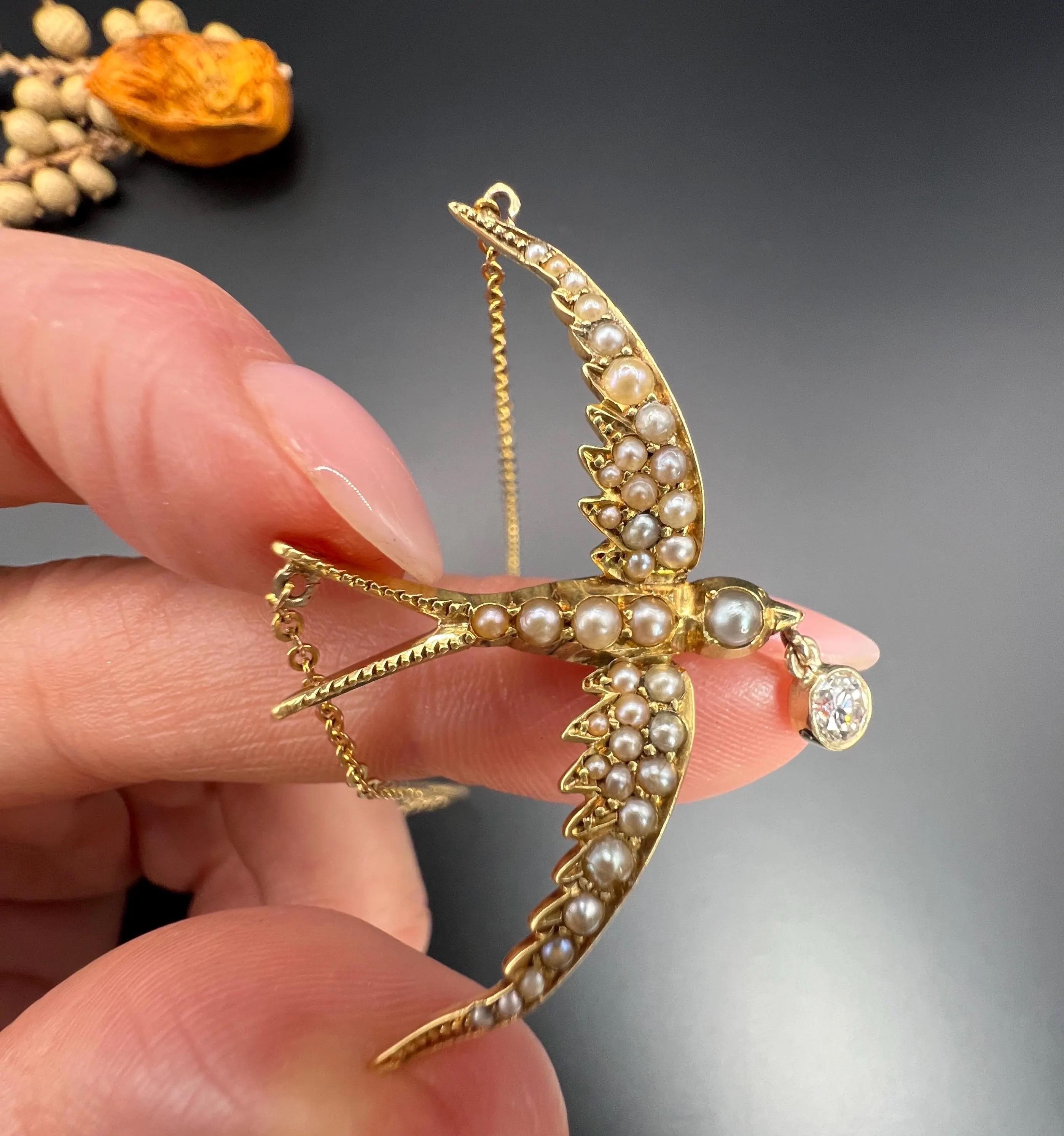 15ct Yellow Gold, Edwardian Pearl Swallow Pendant Necklace with Diamond Drop In Good Condition For Sale In Brighton, GB
