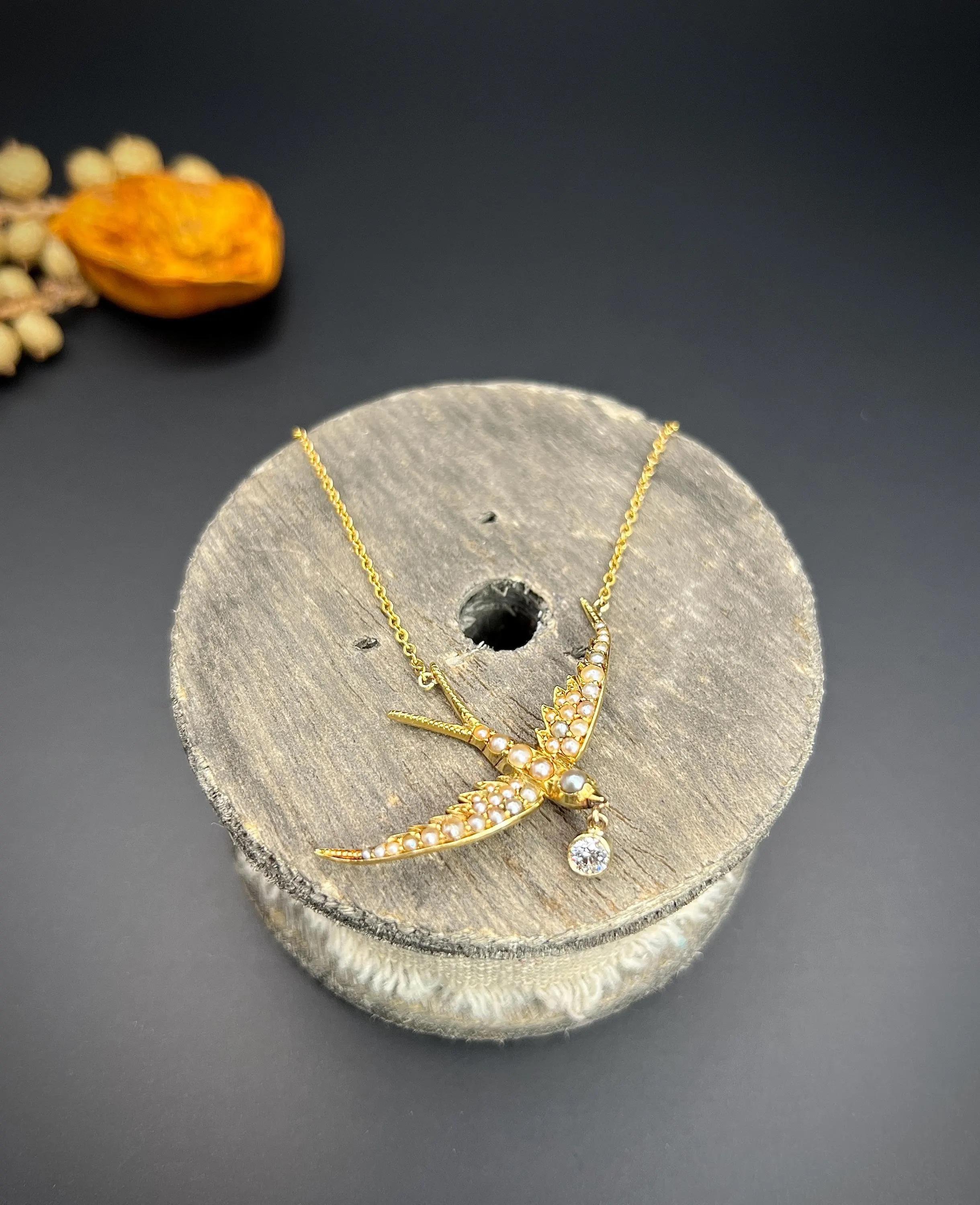 15ct Yellow Gold, Edwardian Pearl Swallow Pendant Necklace with Diamond Drop For Sale 2