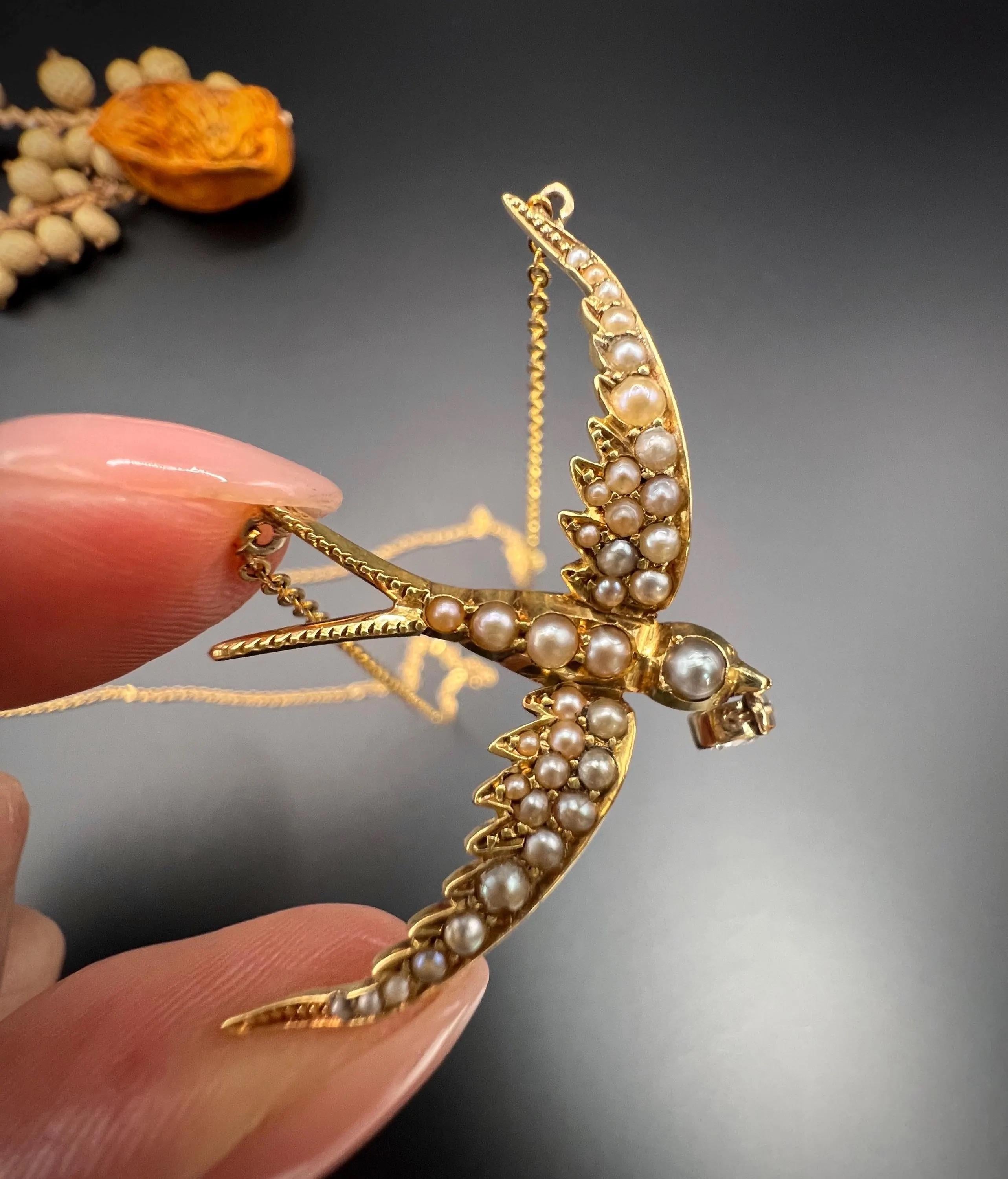 15ct Yellow Gold, Edwardian Pearl Swallow Pendant Necklace with Diamond Drop For Sale 3