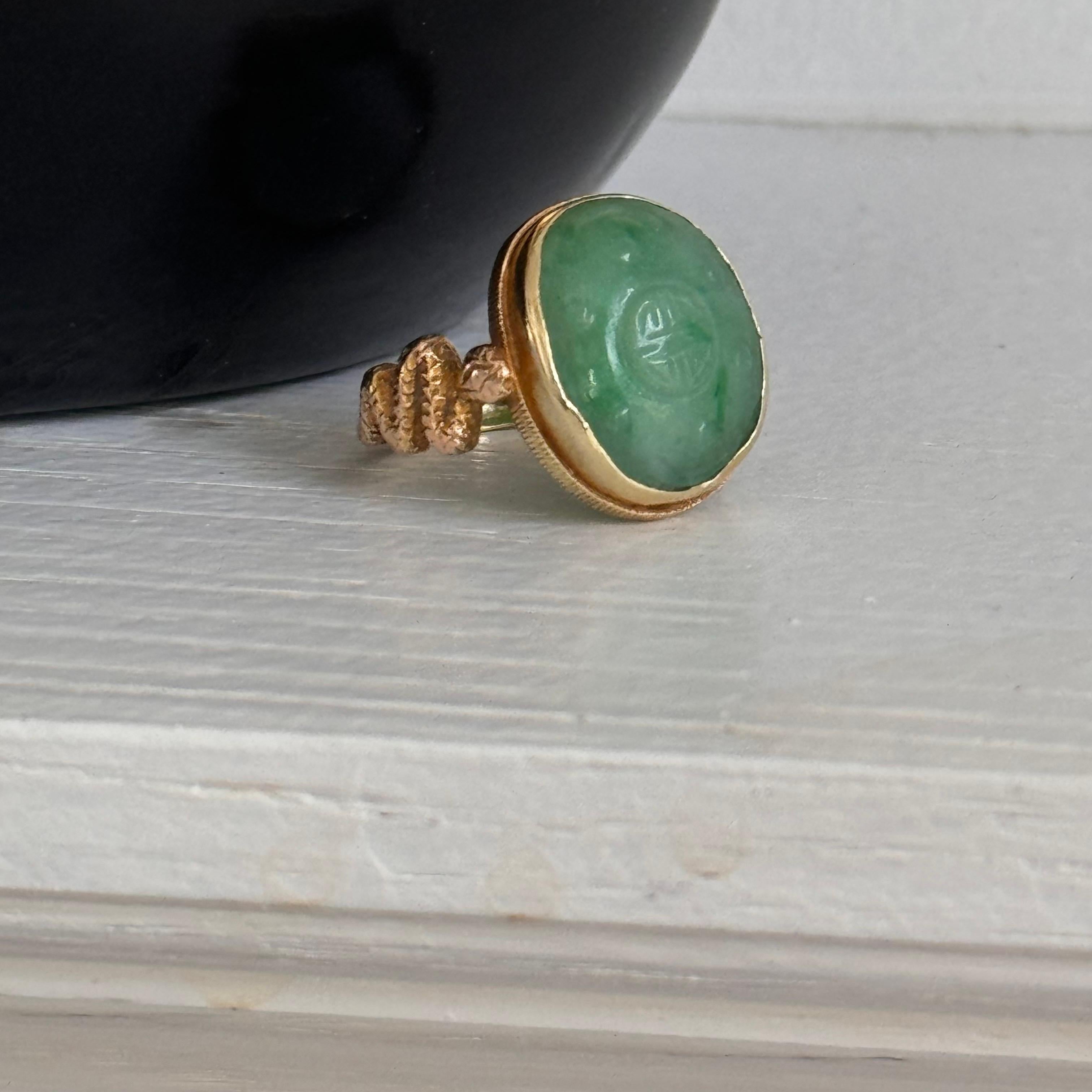 Bague en or jaune 15 carats avec épaules en forme de serpent en vente 6