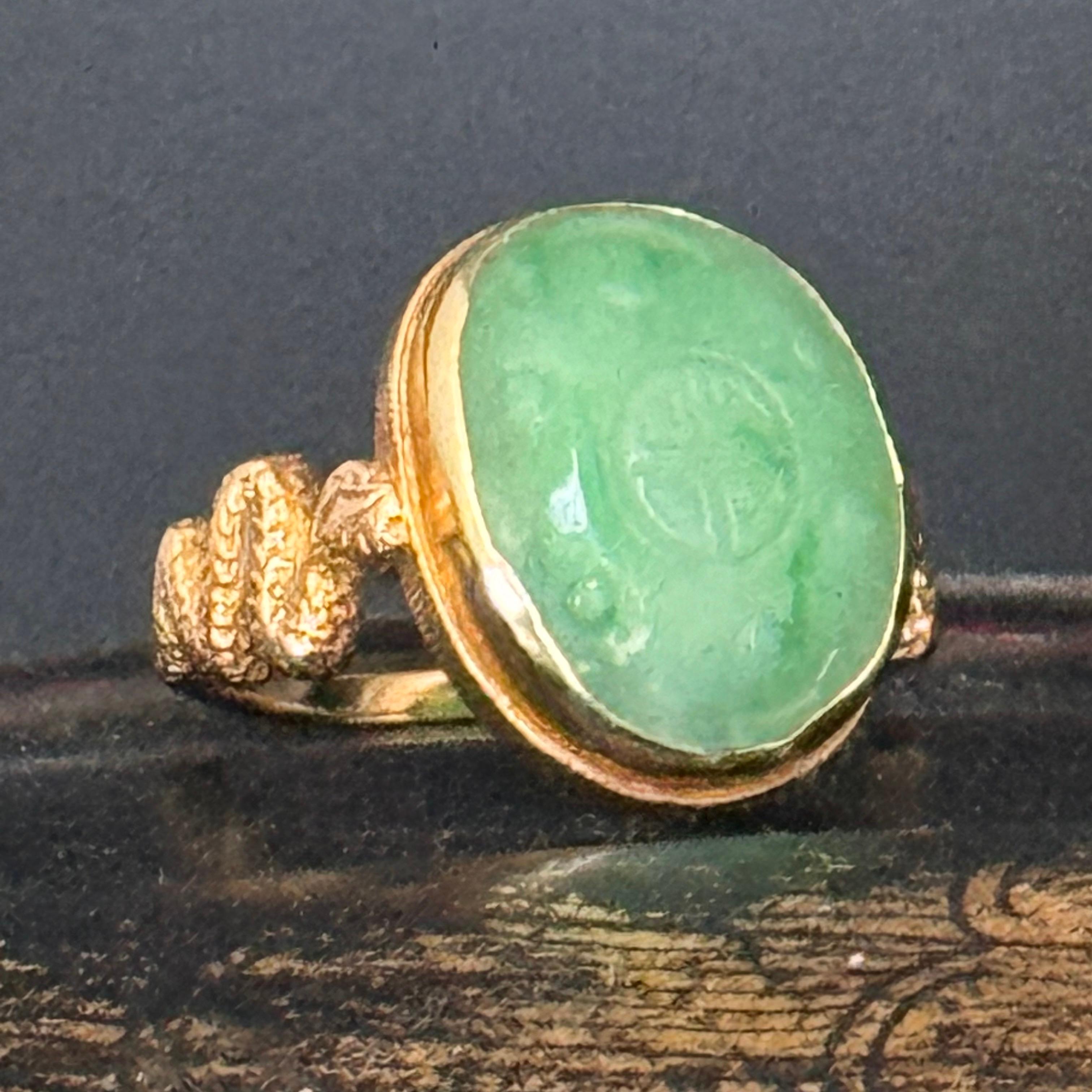 Bague en or jaune 15 carats avec épaules en forme de serpent en vente 1