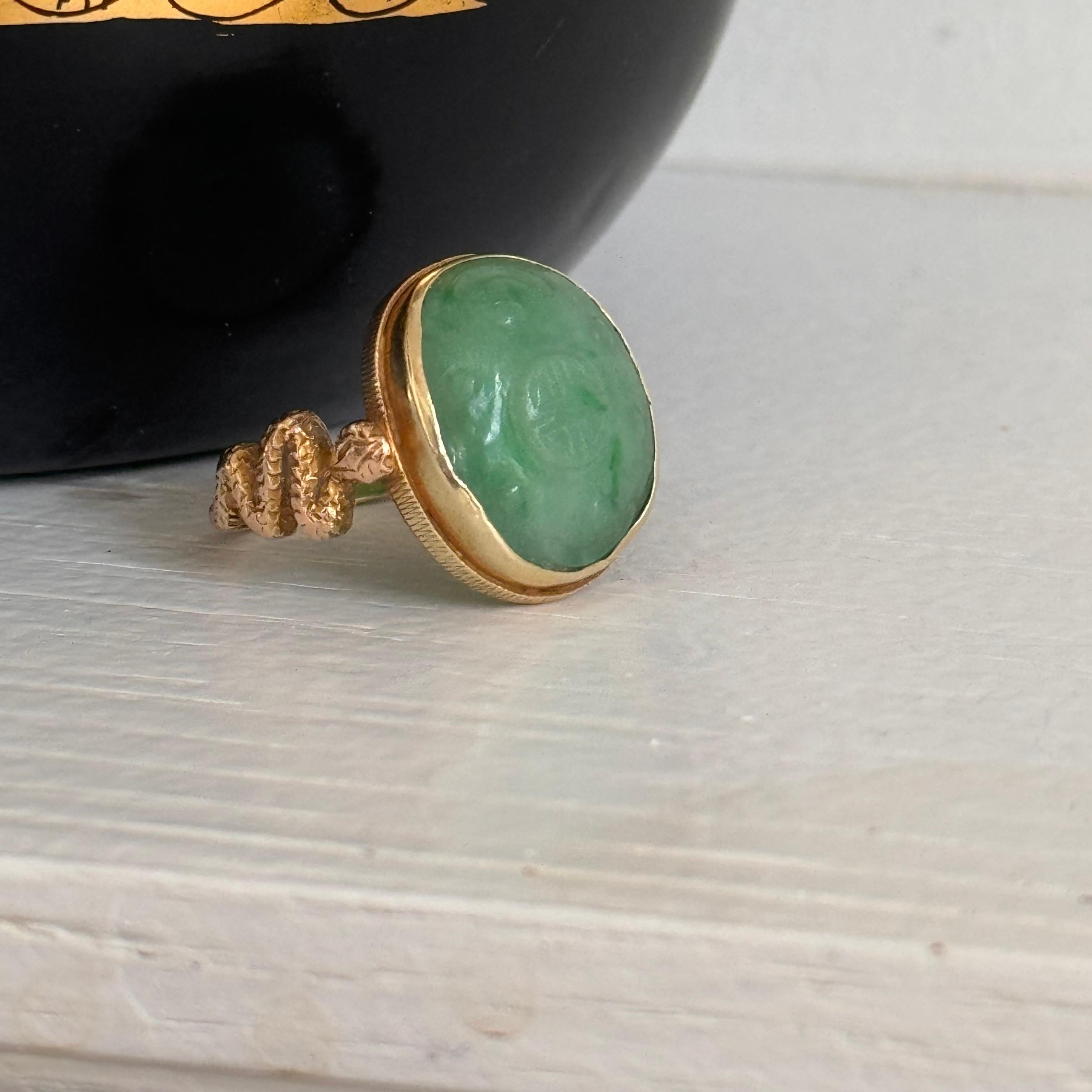 Bague en or jaune 15 carats avec épaules en forme de serpent en vente 2