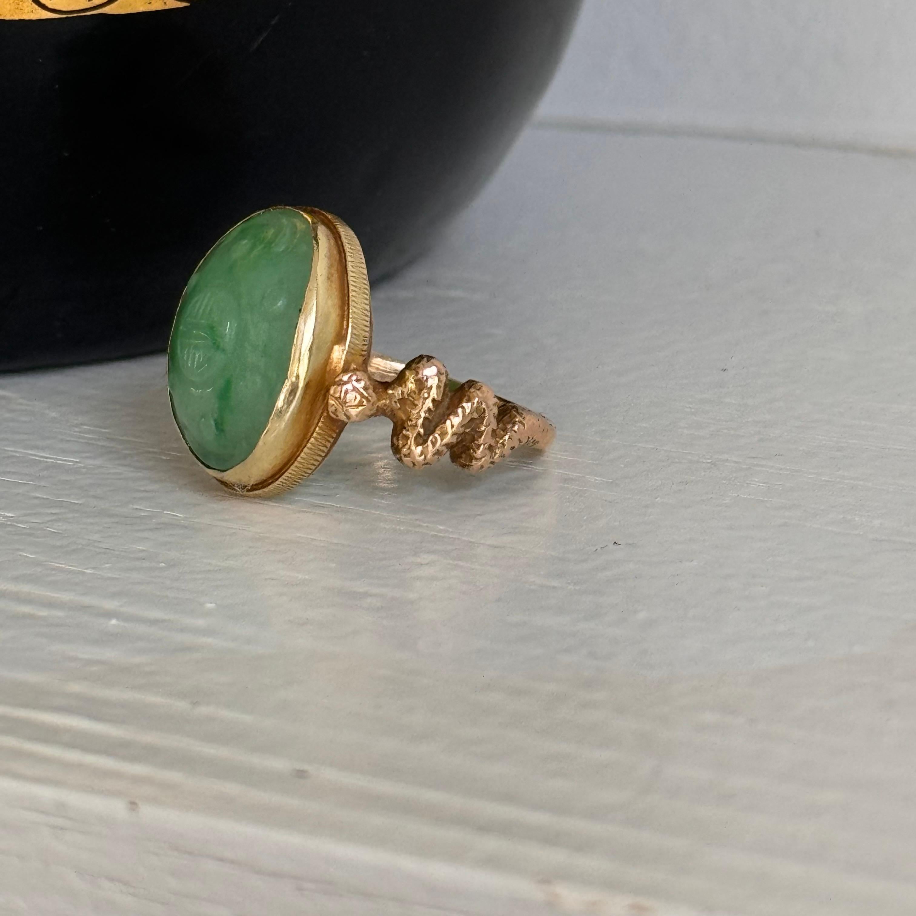Bague en or jaune 15 carats avec épaules en forme de serpent en vente 3