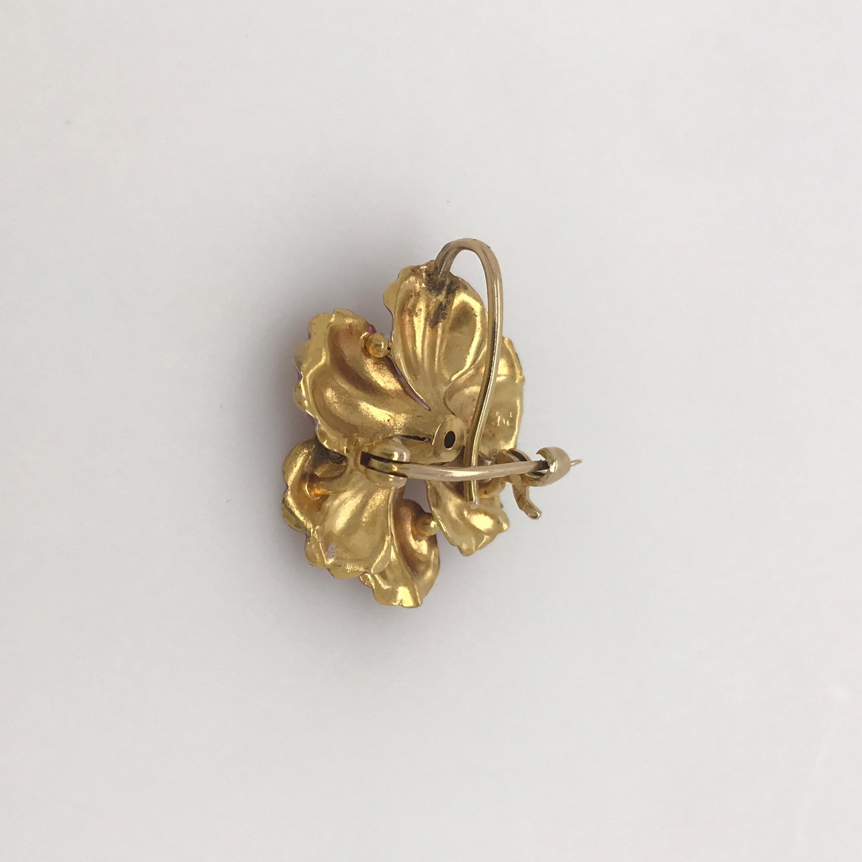 15 Carat Yellow Gold Original Art Nouveau Enamel And Diamond Pink Flower Brooch In Good Condition In Armadale, Victoria