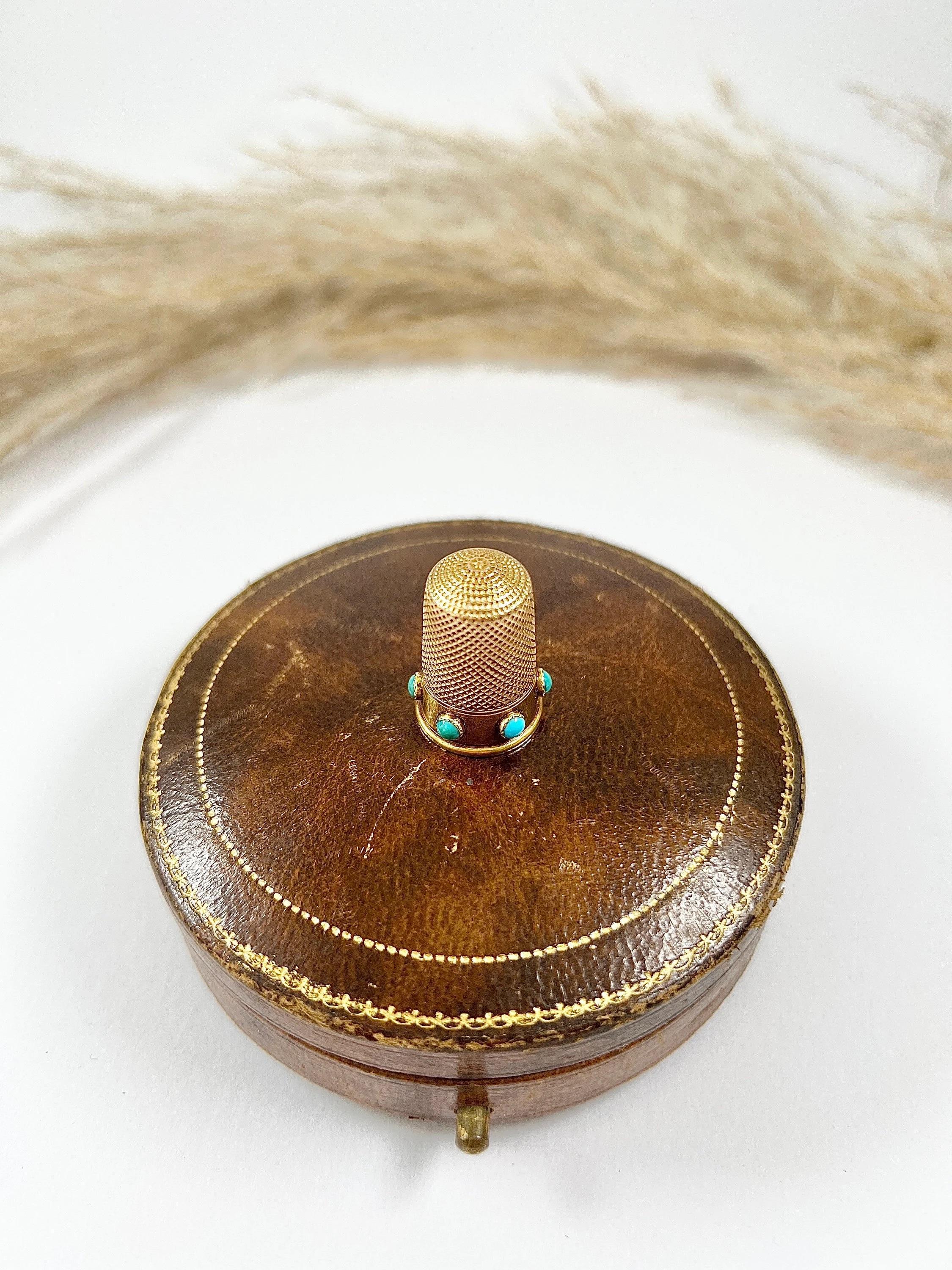 15 Karat Gelbgold & Türkis viktorianisches Gold Thimble mit Original Antikschachtel (Rundschliff) im Angebot