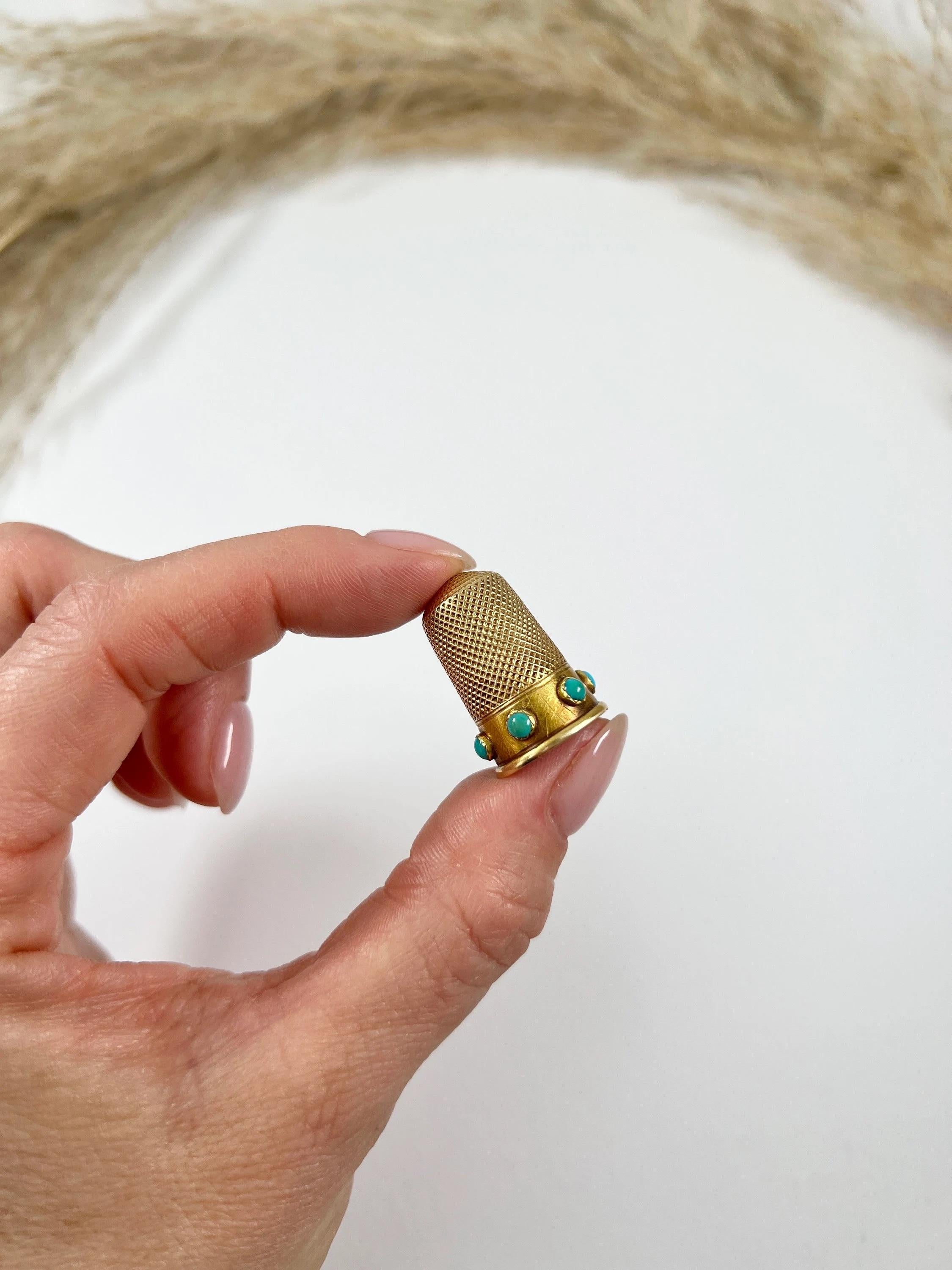 15 Karat Gelbgold & Türkis viktorianisches Gold Thimble mit Original Antikschachtel im Angebot 3