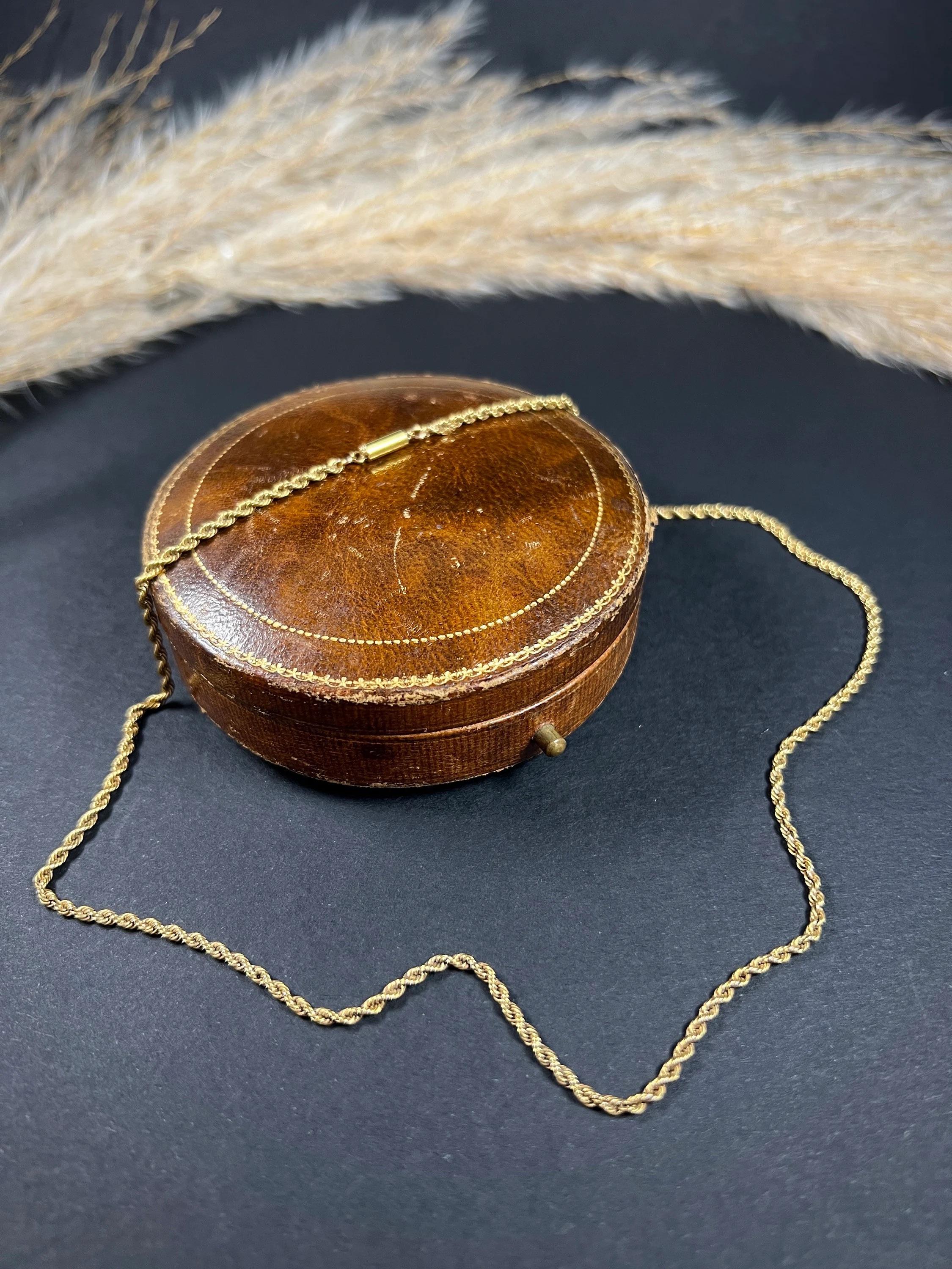Victorien Chaîne victorienne en or jaune 15 carats de 18 pouces avec barreau et fermoir torsadé en vente