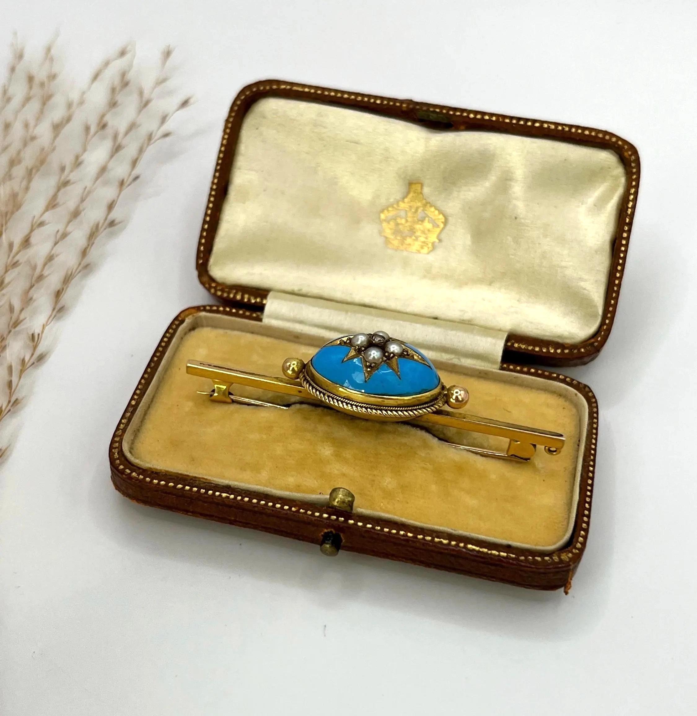 Broche en or jaune 15ct, émail bleu victorien, diamants et perles de rocaille Circa 1880 Bon état - En vente à Brighton, GB