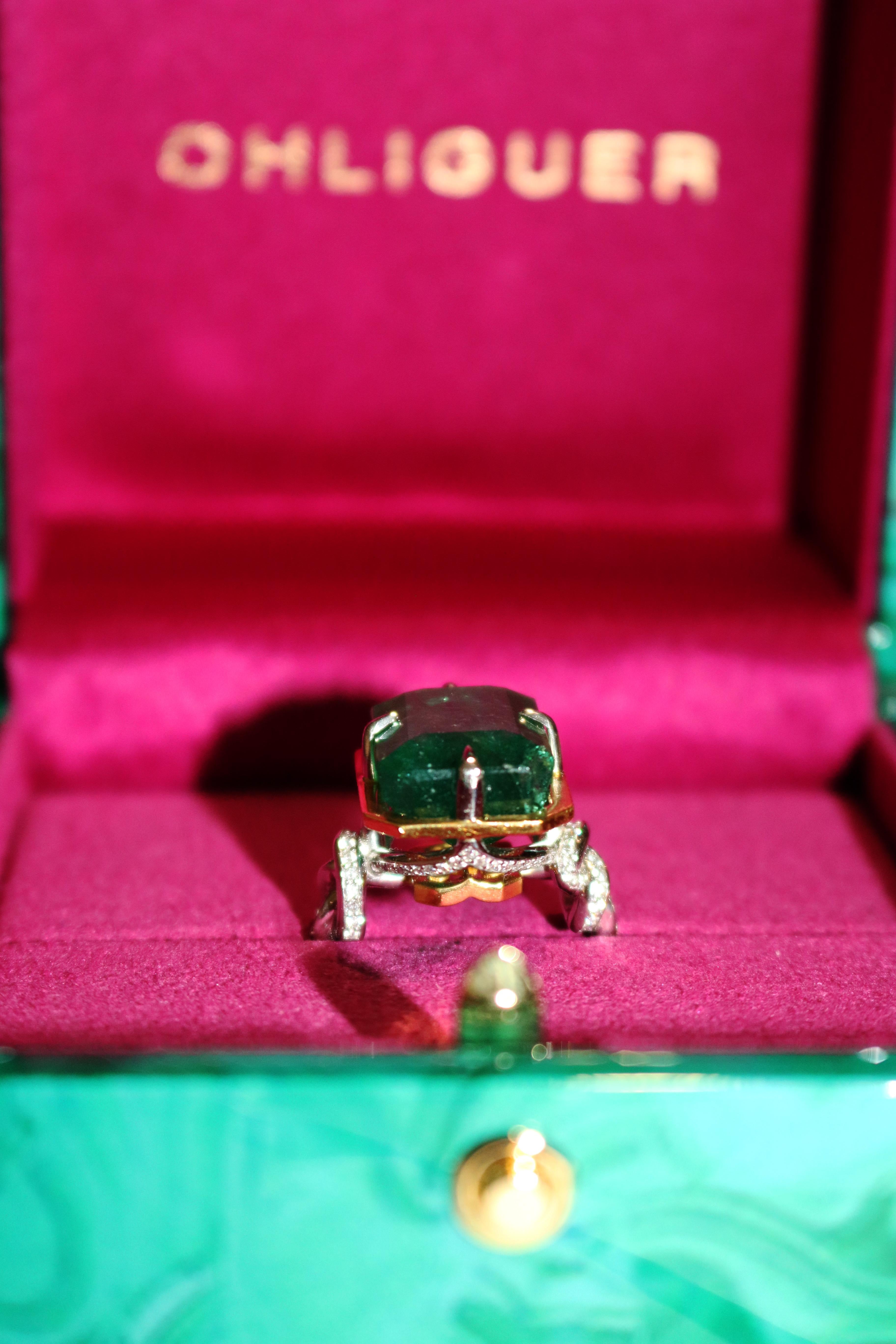 15ct Zambian Emerald Ring with Diamonds 22k yellow Gold and Platinum For Sale 3