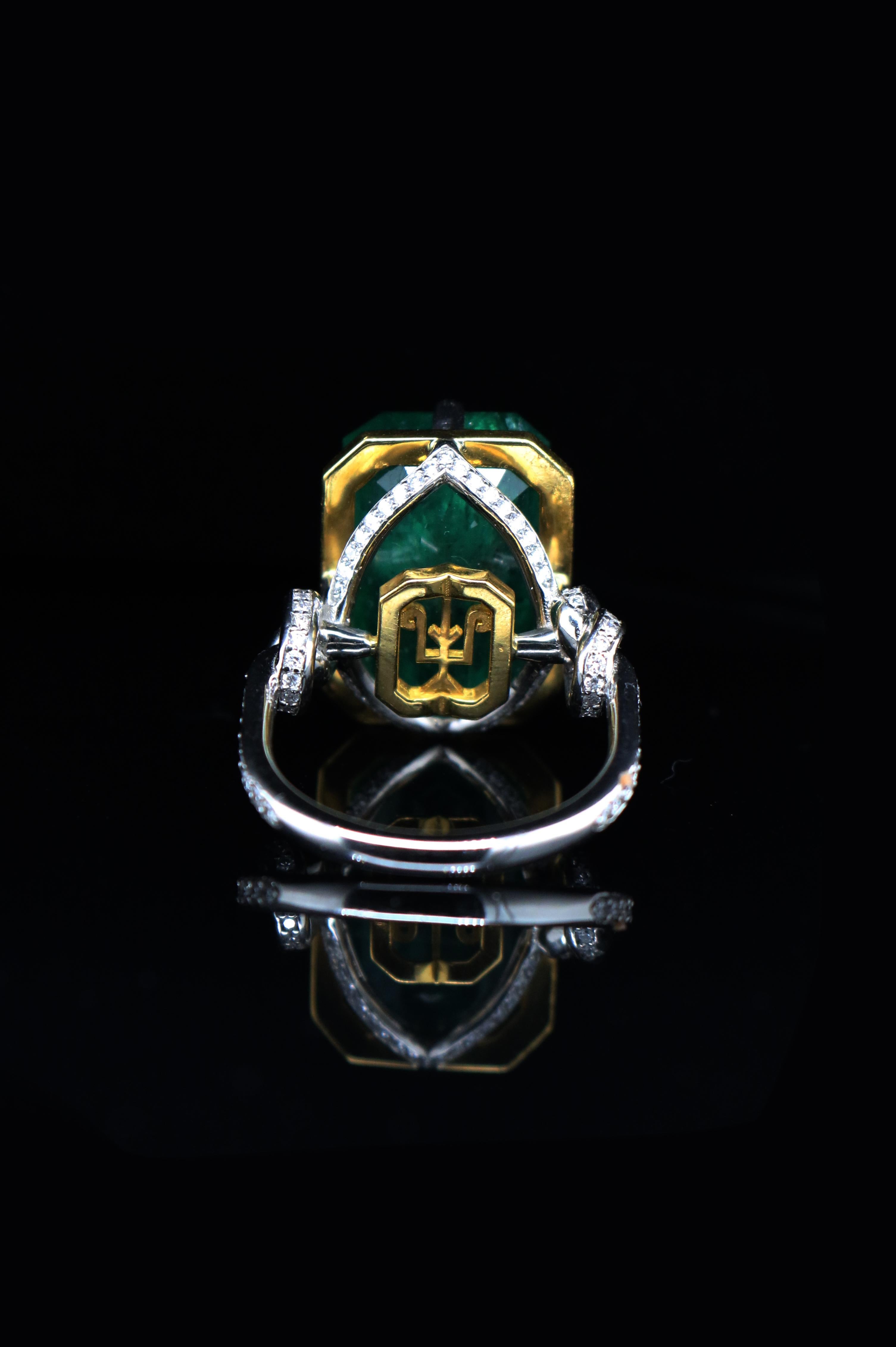 15ct Zambian Emerald Ring with Diamonds 22k yellow Gold and Platinum For Sale 6