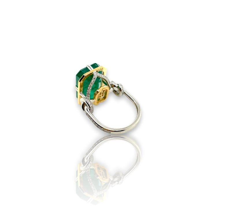 Women's or Men's 15ct Zambian Emerald Ring with Diamonds 22k yellow Gold and Platinum For Sale
