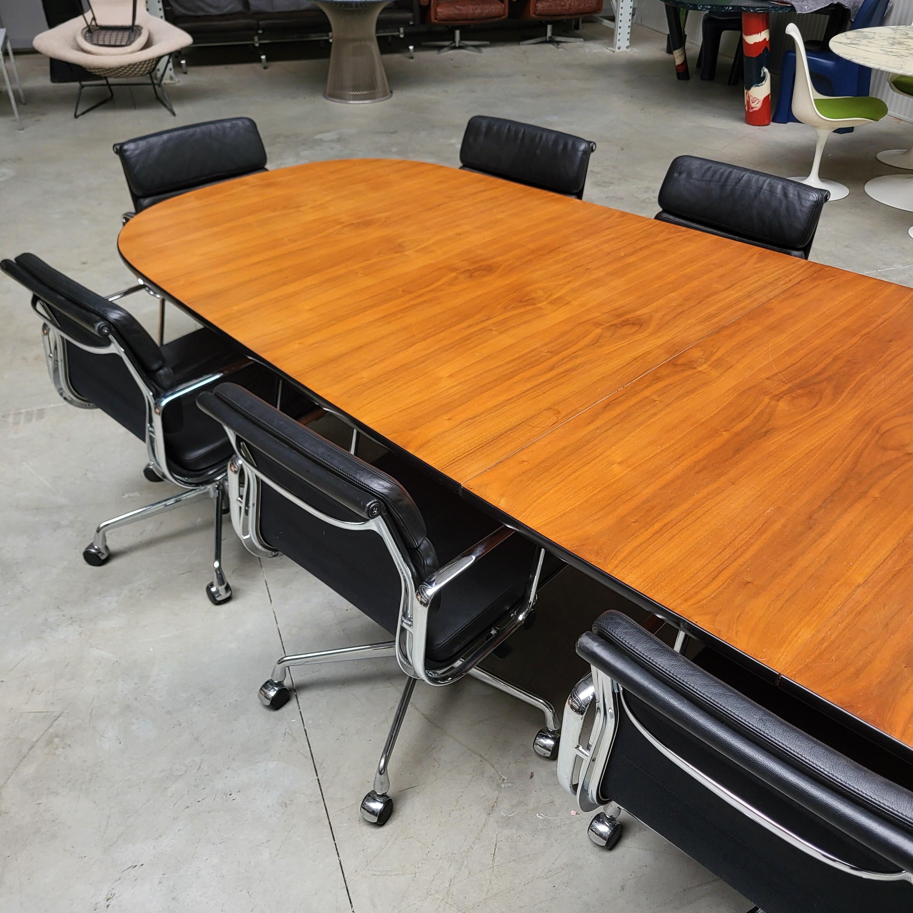 Late 20th Century 15ft Herman Miller Eames Table, 1970s & 12 Vitra EA217 Office Chairs circa 2003 For Sale