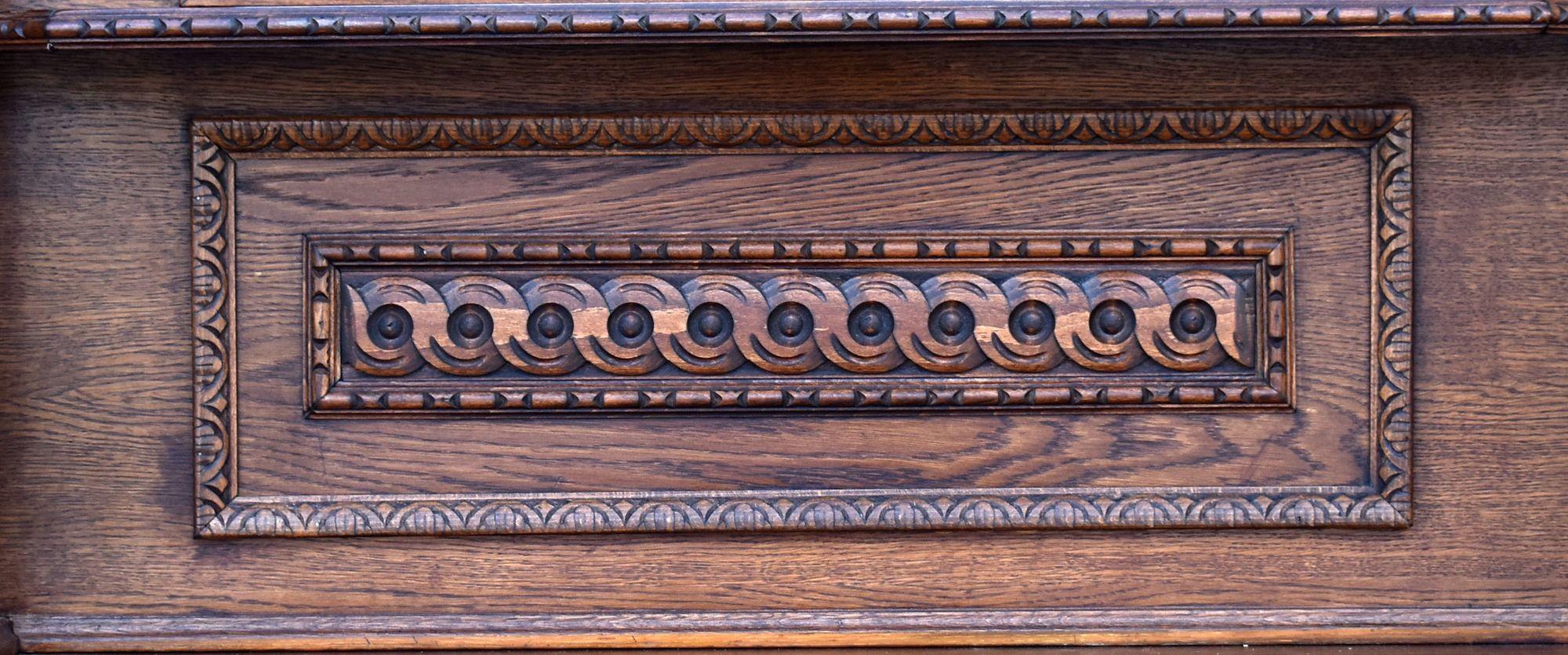 15ft Victorian Style Carved Oak Front and Back Bar For Sale 7