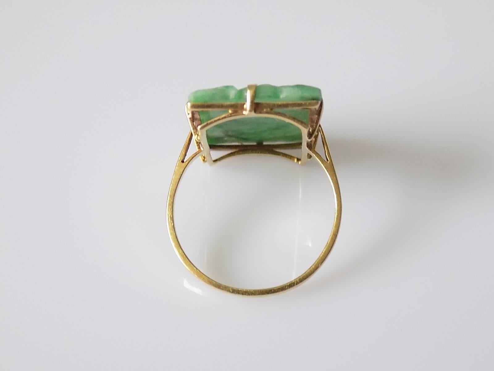 15 Karat Art Deco Carved Jadeite Jade Gold Ring 1