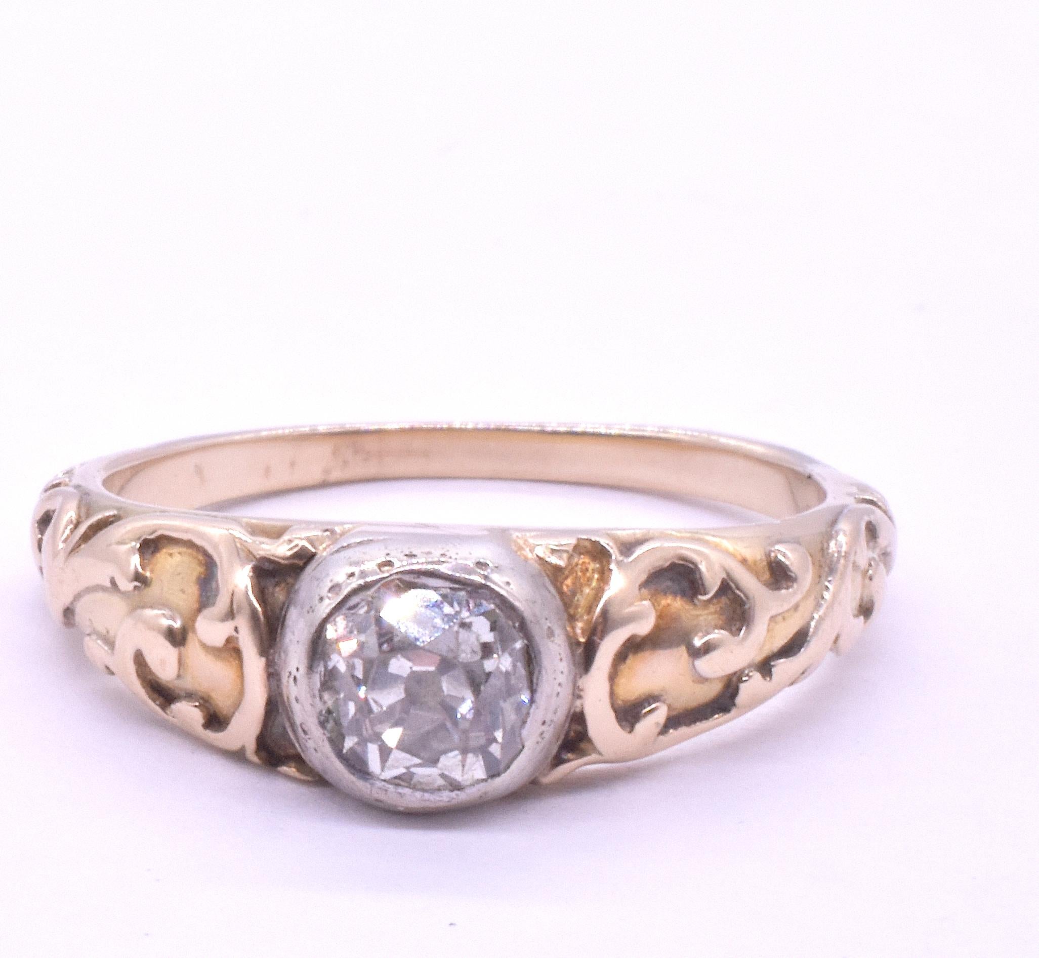 15K Georgian Period Diamond Solitaire Ring with Engraved Shoulders 3