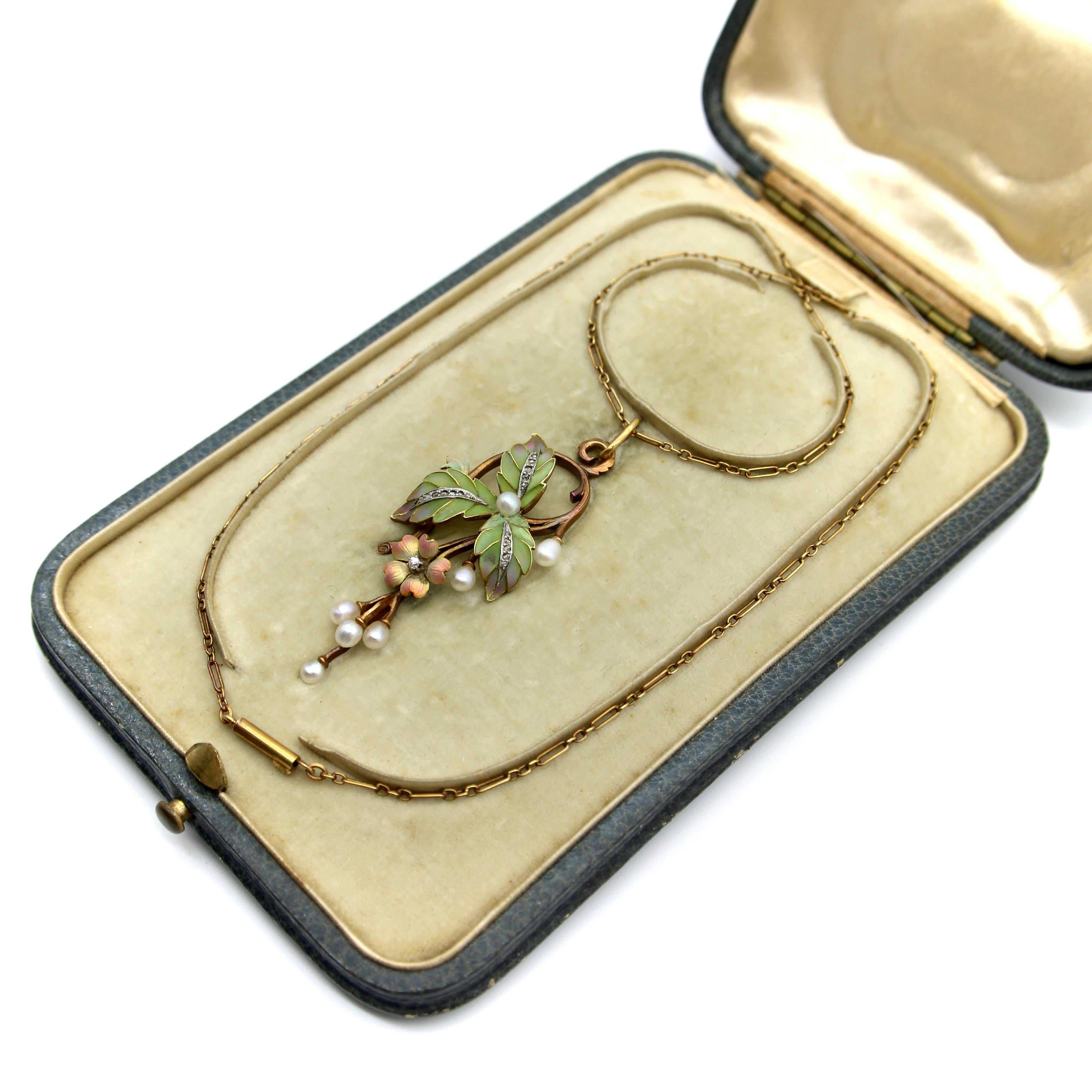15k Gold Art Nouveau Plique-à-jour Diamant und Perlenkette im Angebot 1