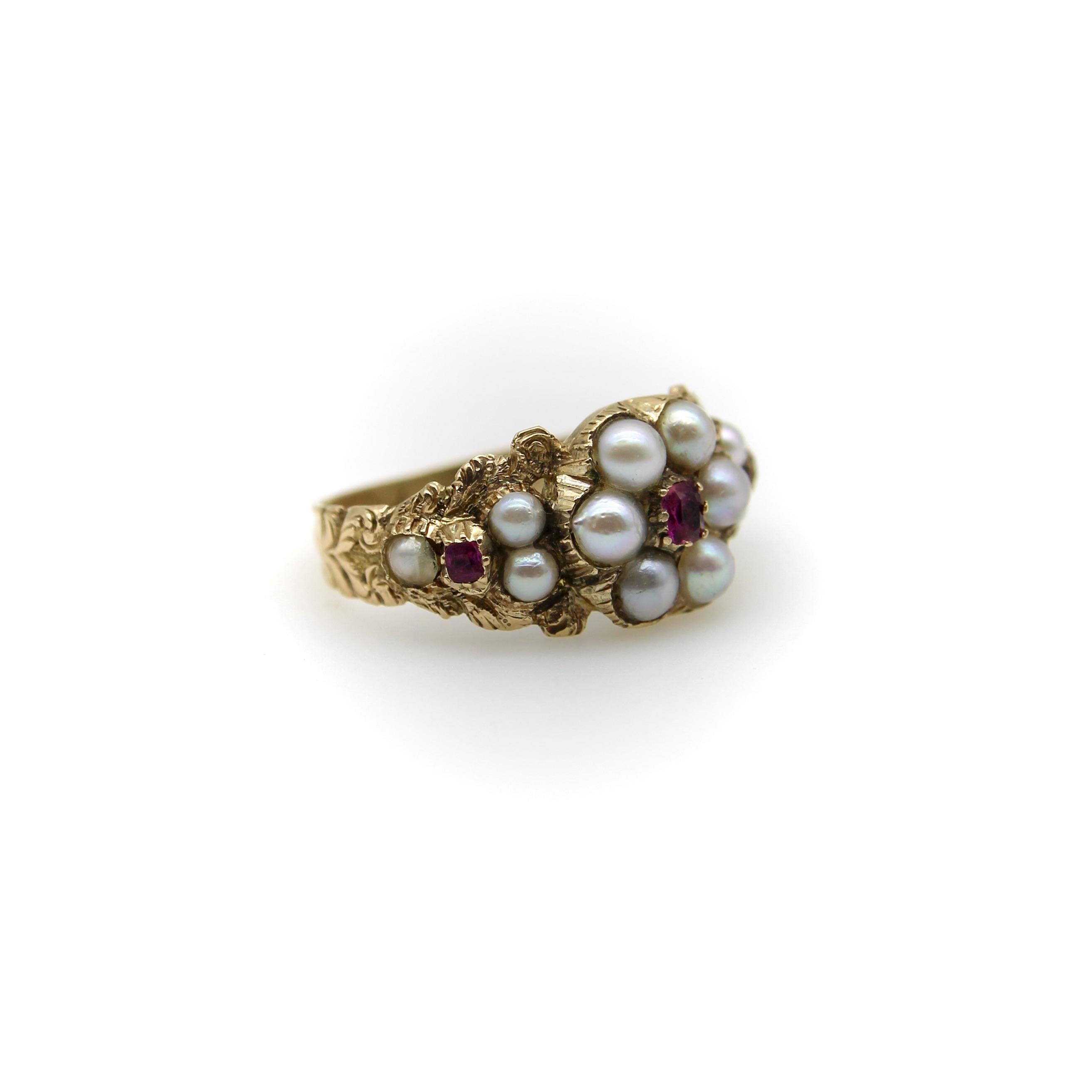 Vittoriano Anello floreale vittoriano in oro 15K con perla e rubino in vendita