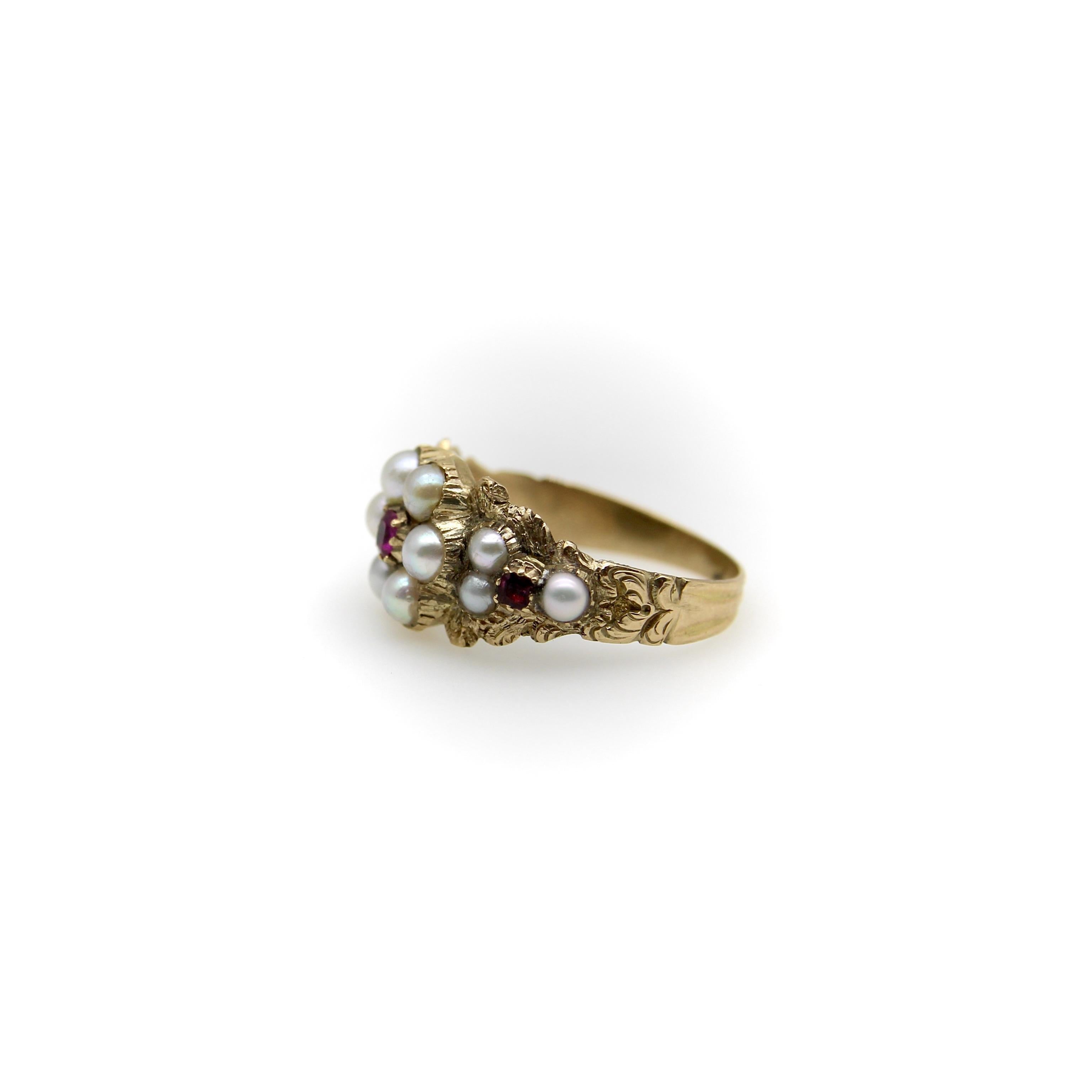 Anillo Flor Victoriano Antiguo de Oro de 15 K con Perla y Rubí en Bueno estado para la venta en Venice, CA
