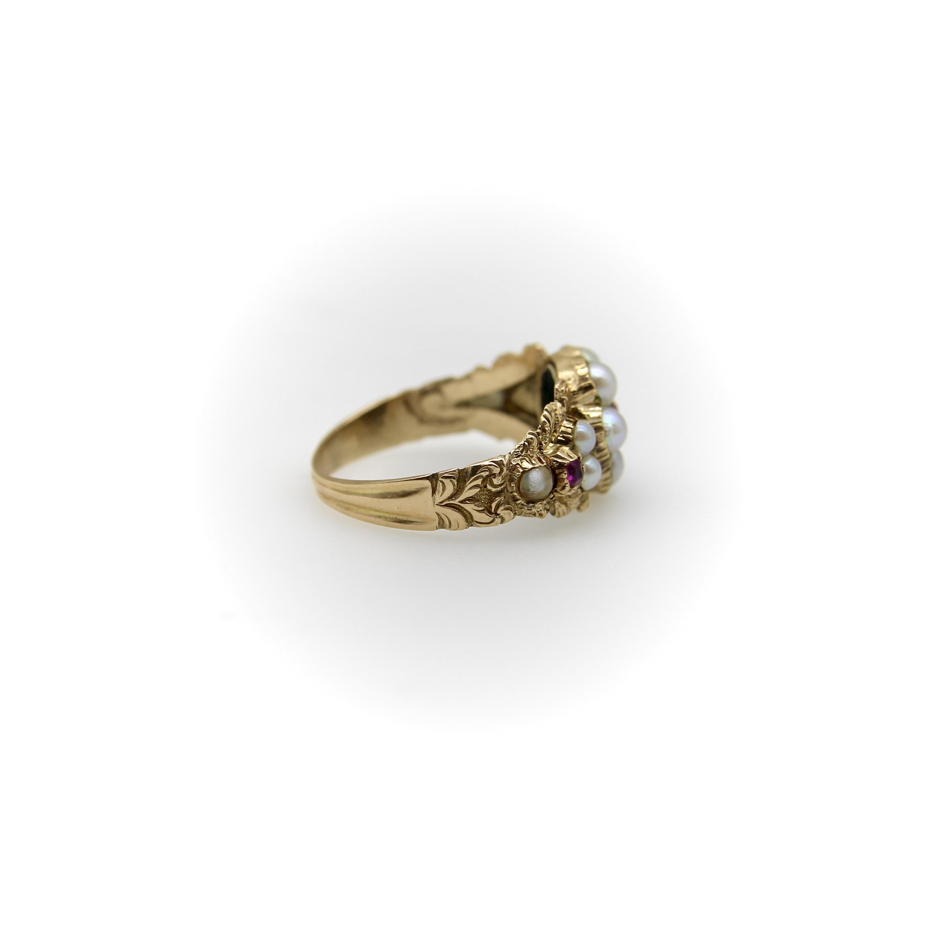 Femenino o masculino Anillo Flor Victoriano Antiguo de Oro de 15 K con Perla y Rubí en venta