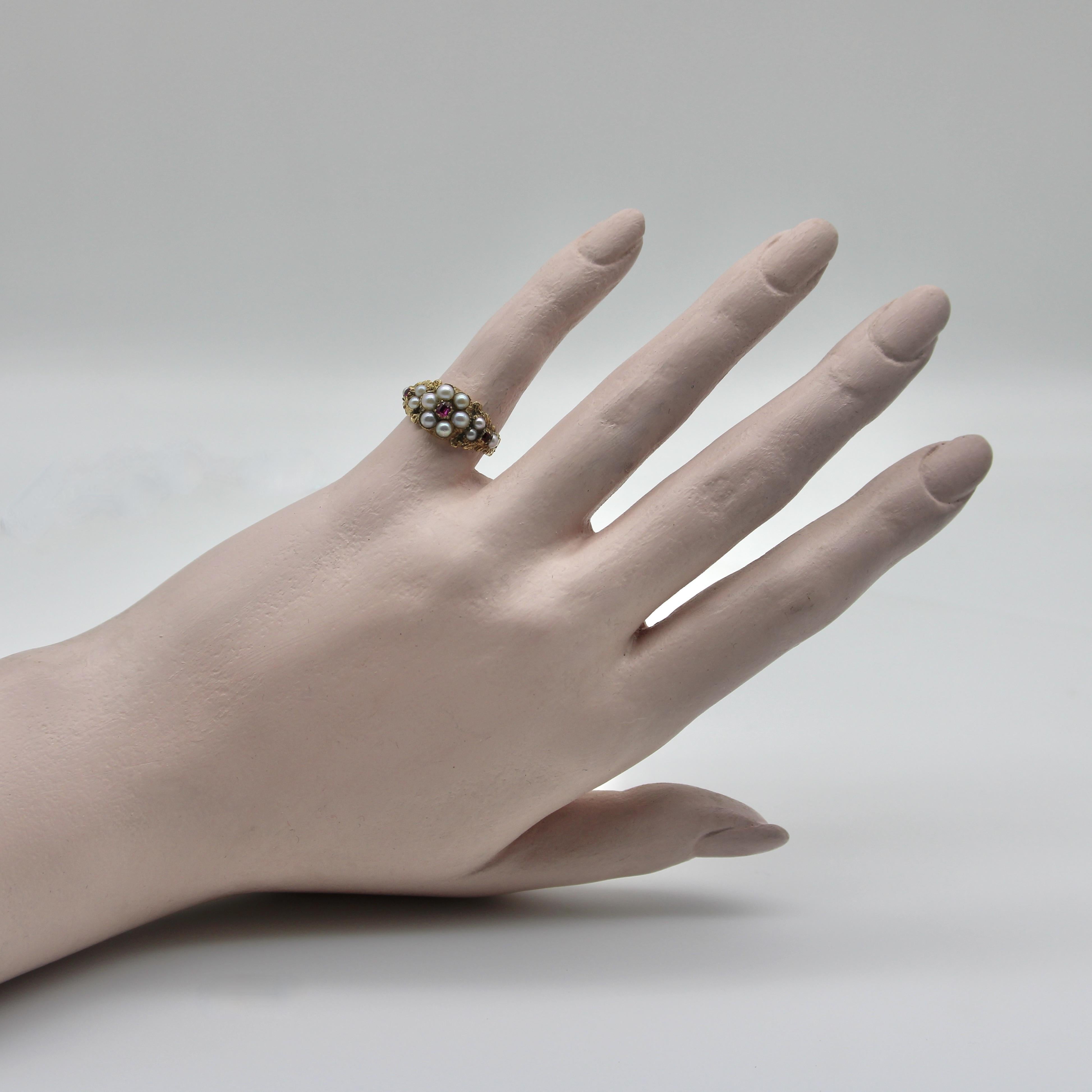 Anillo Flor Victoriano Antiguo de Oro de 15 K con Perla y Rubí en venta 4
