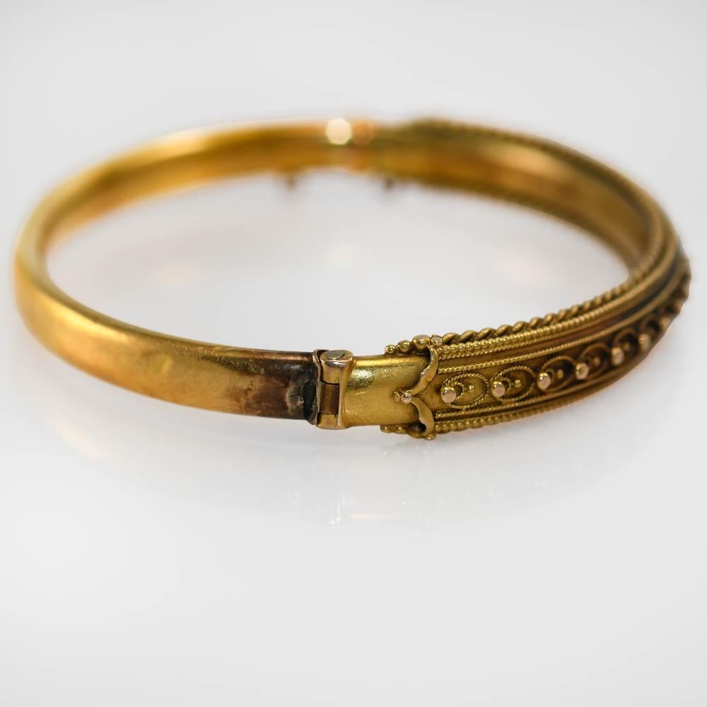 15K Yellow Gold Antique English Bangle Bracelet, 11g In Excellent Condition For Sale In Laguna Beach, CA