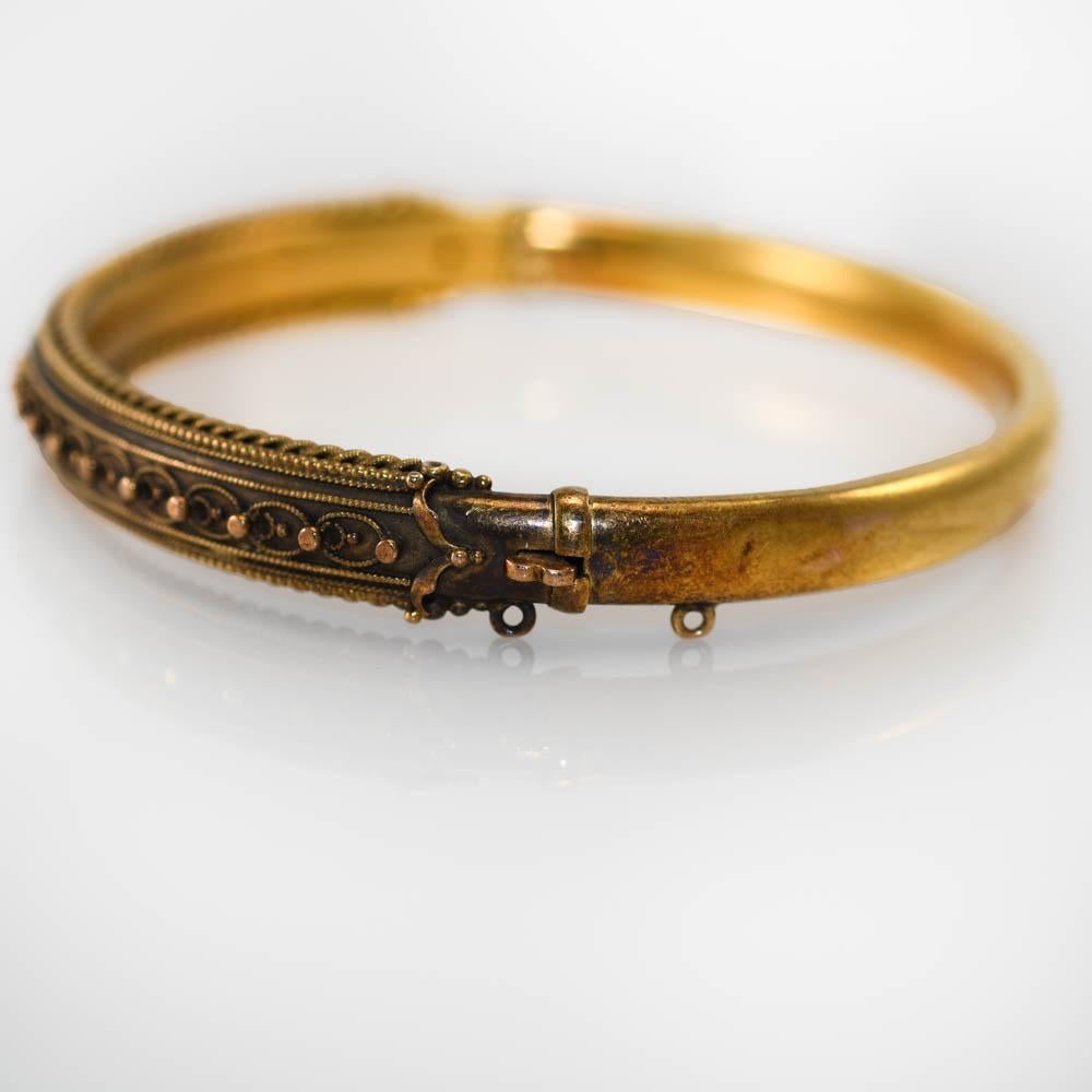 Women's or Men's 15K Yellow Gold Antique English Bangle Bracelet, 11g For Sale
