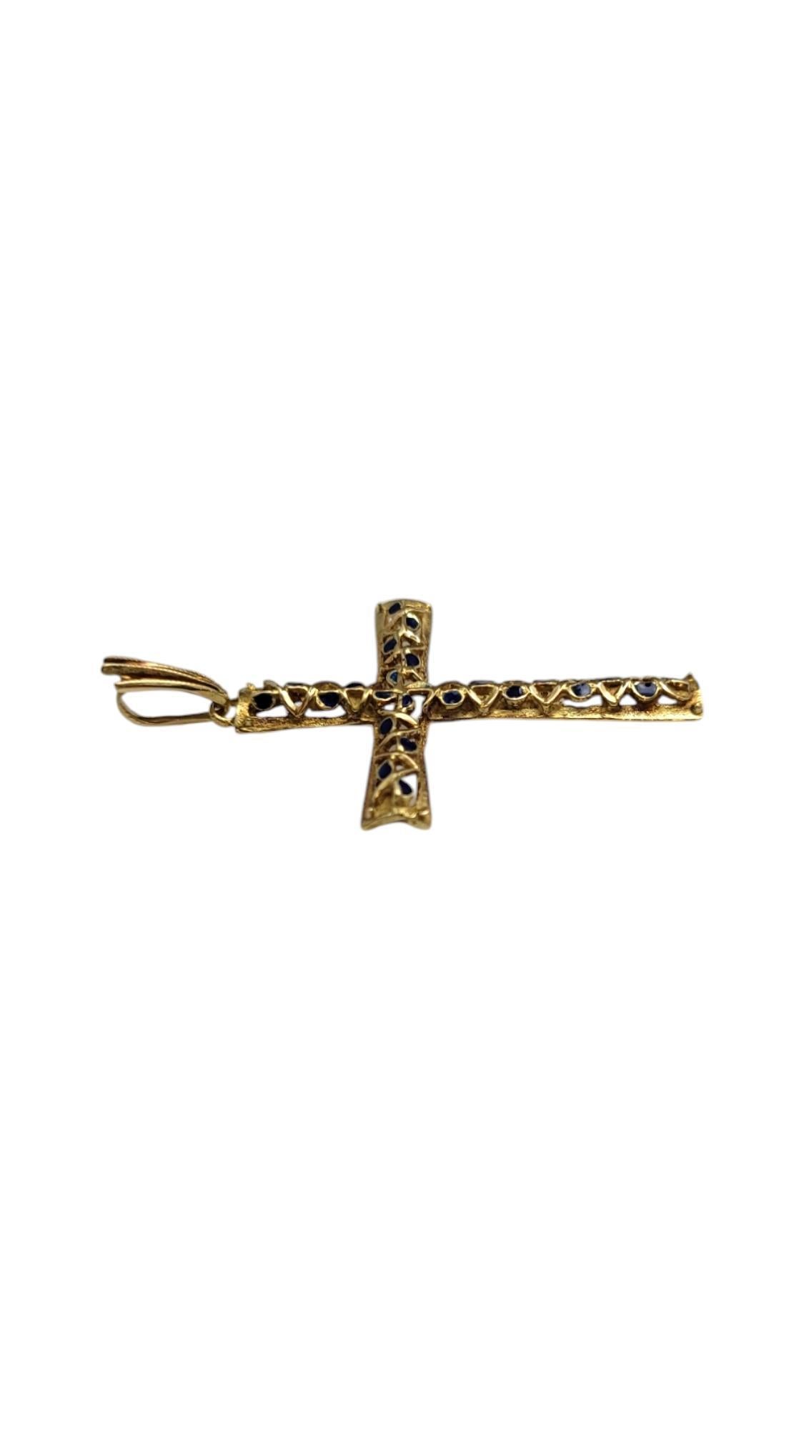 Pendentif croix en or jaune 15 carats avec émail bleu #19825 Bon état - En vente à Washington Depot, CT